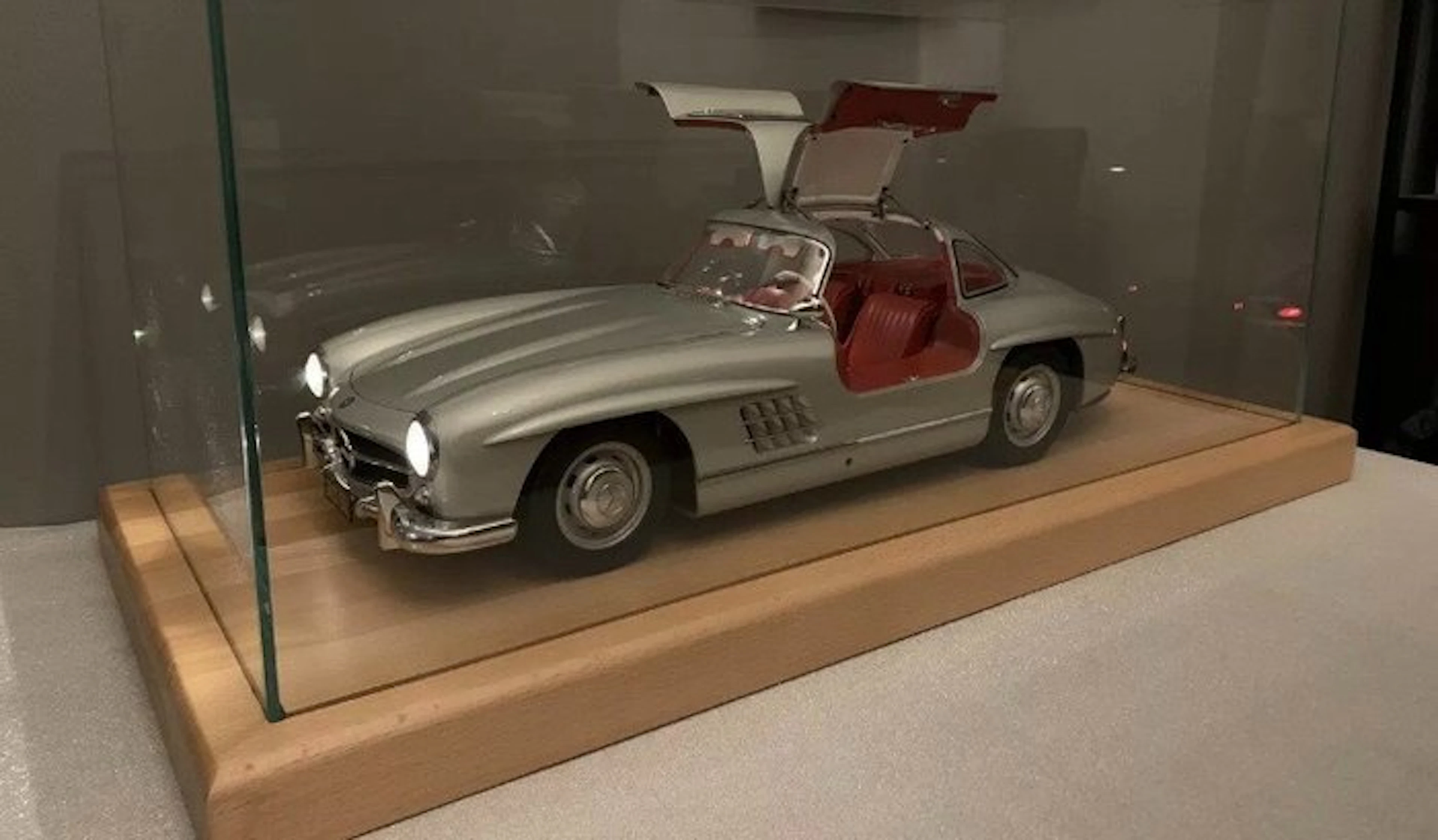 Altaya 1:8 - Model sports car - Mercedes 300 SL Gullwing