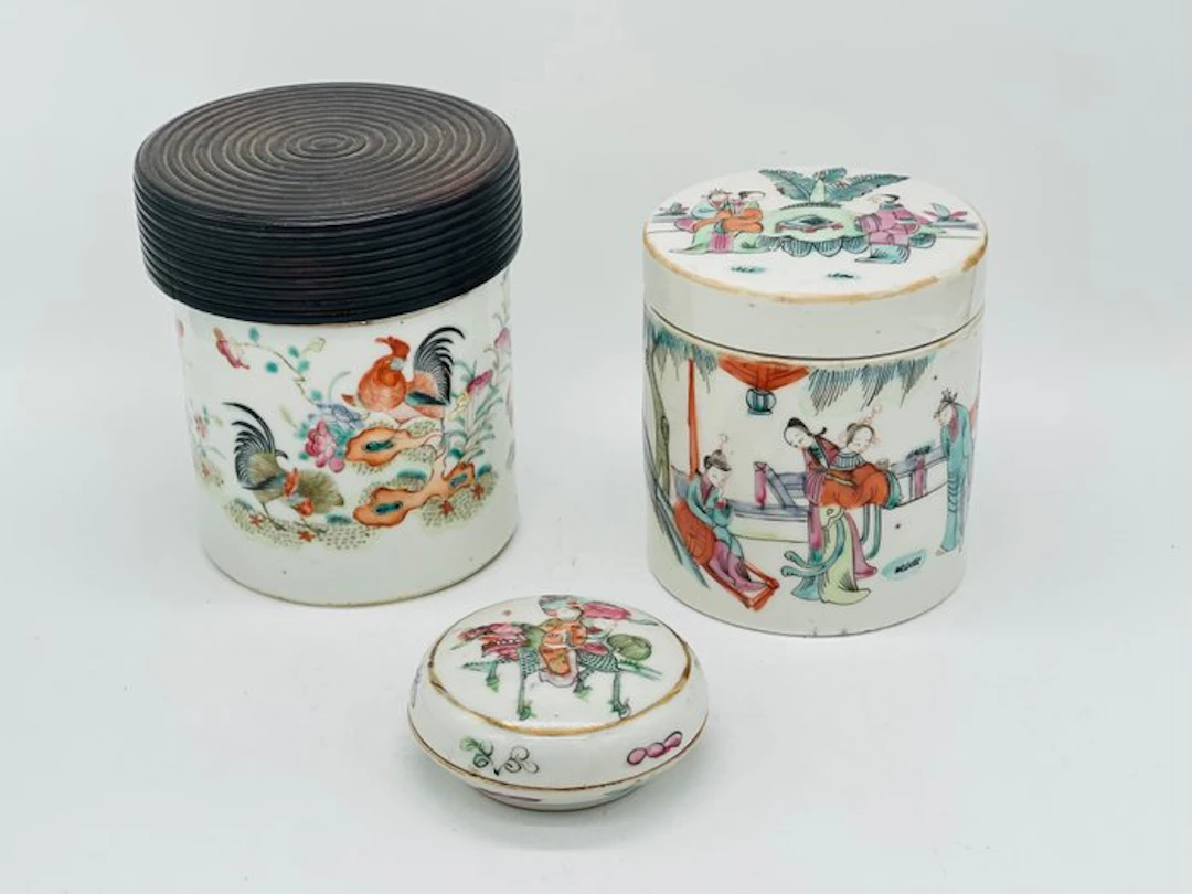 Box (3) - Porcelain, Wood - Collection of boxes
