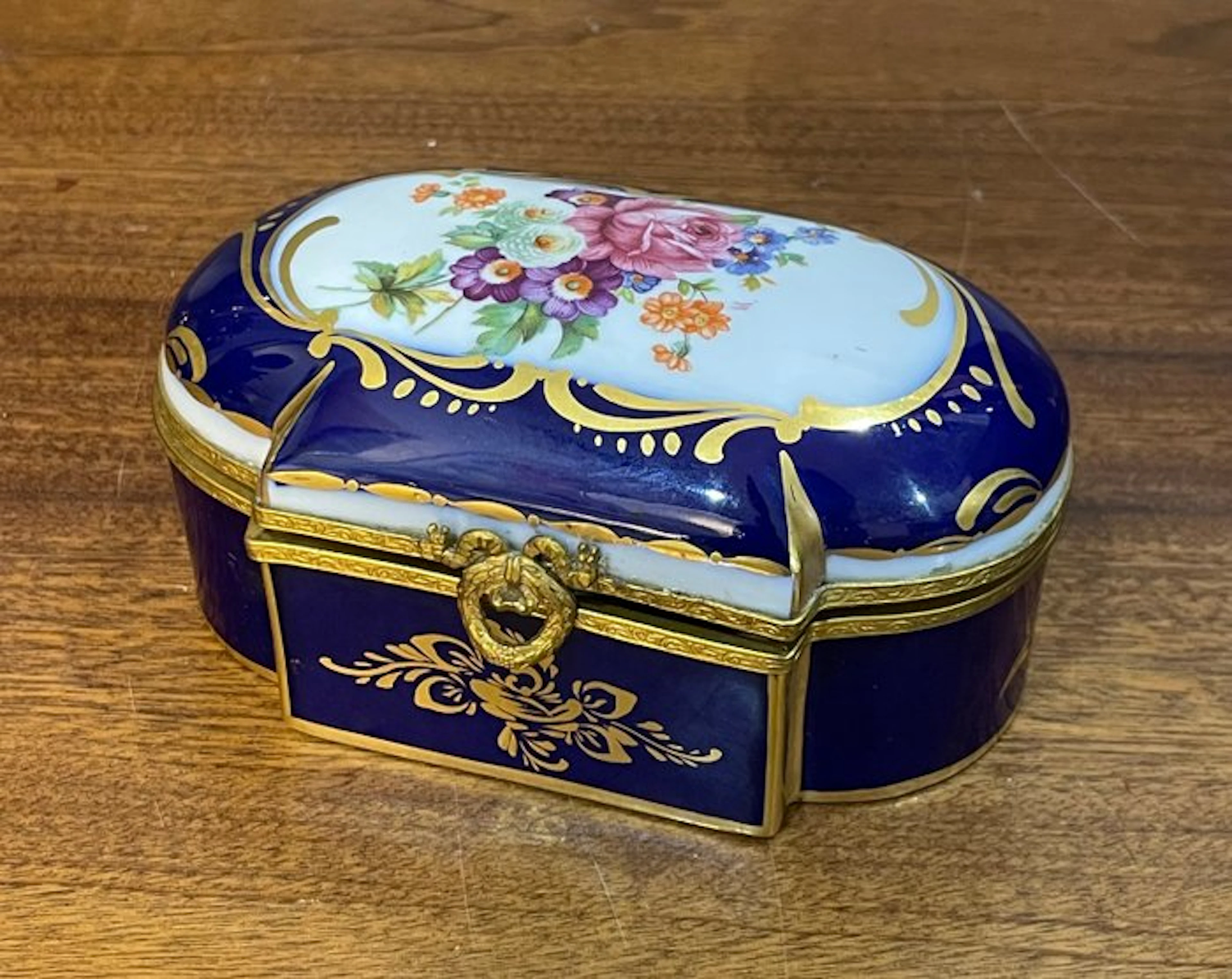 Limoges - Jewellery box - Porcelain