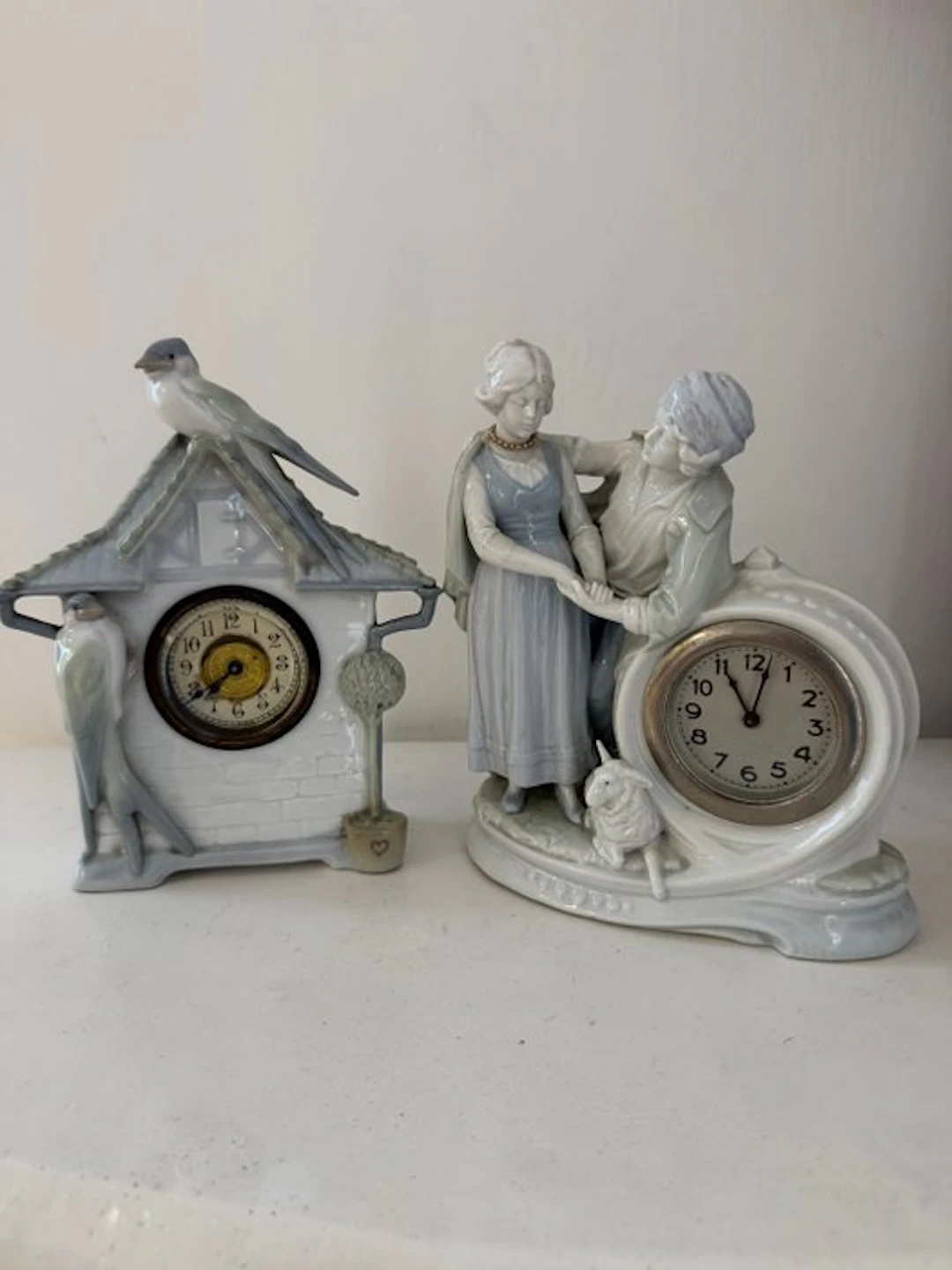 Console clock (2) - Porcelain - 1960-1970