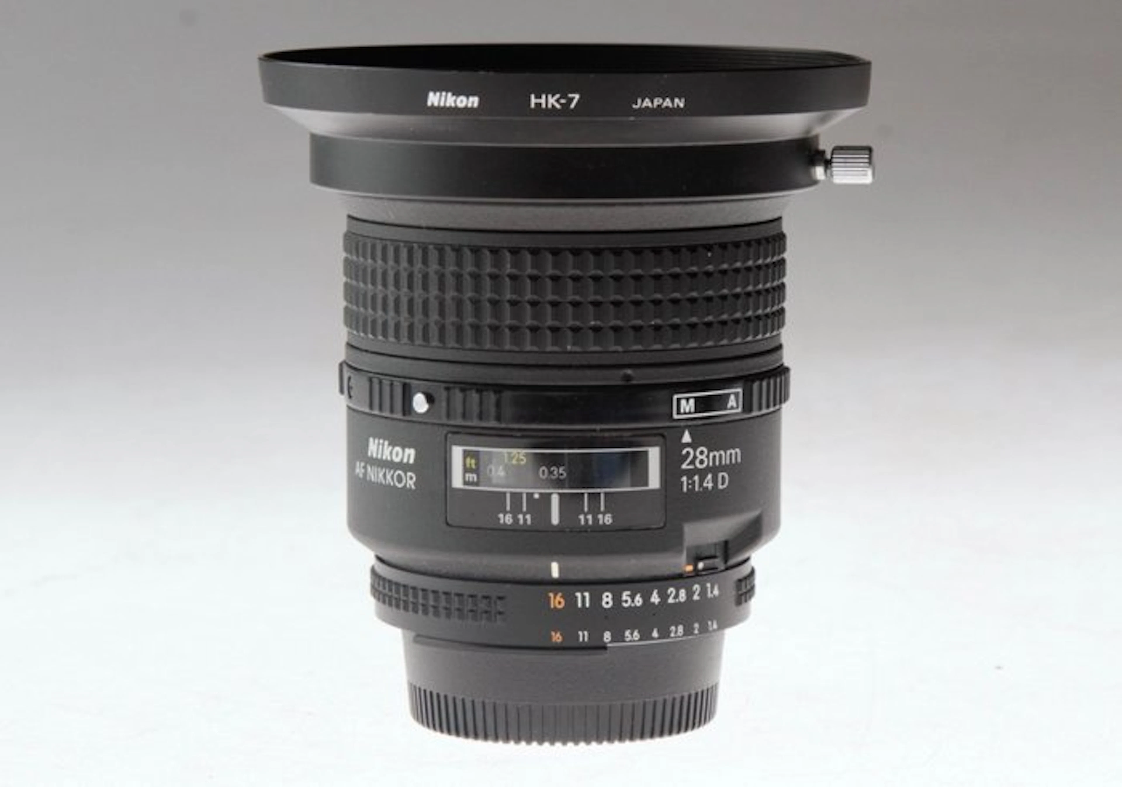 Nikon AF-Nikkor 28mm 1:1,4 D "rare" Wide angle lens
