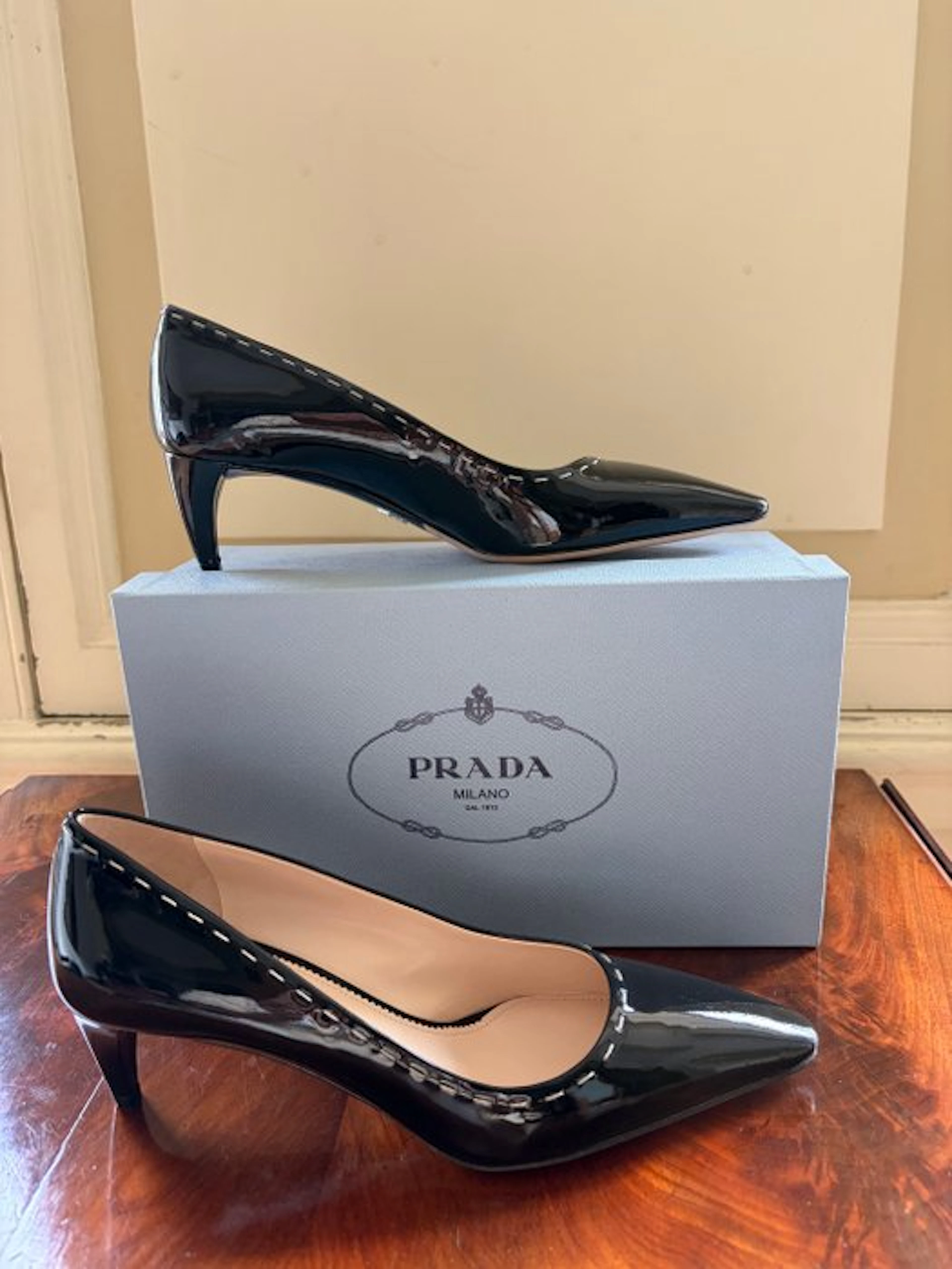 Prada - Heeled shoes - Size: EU 40