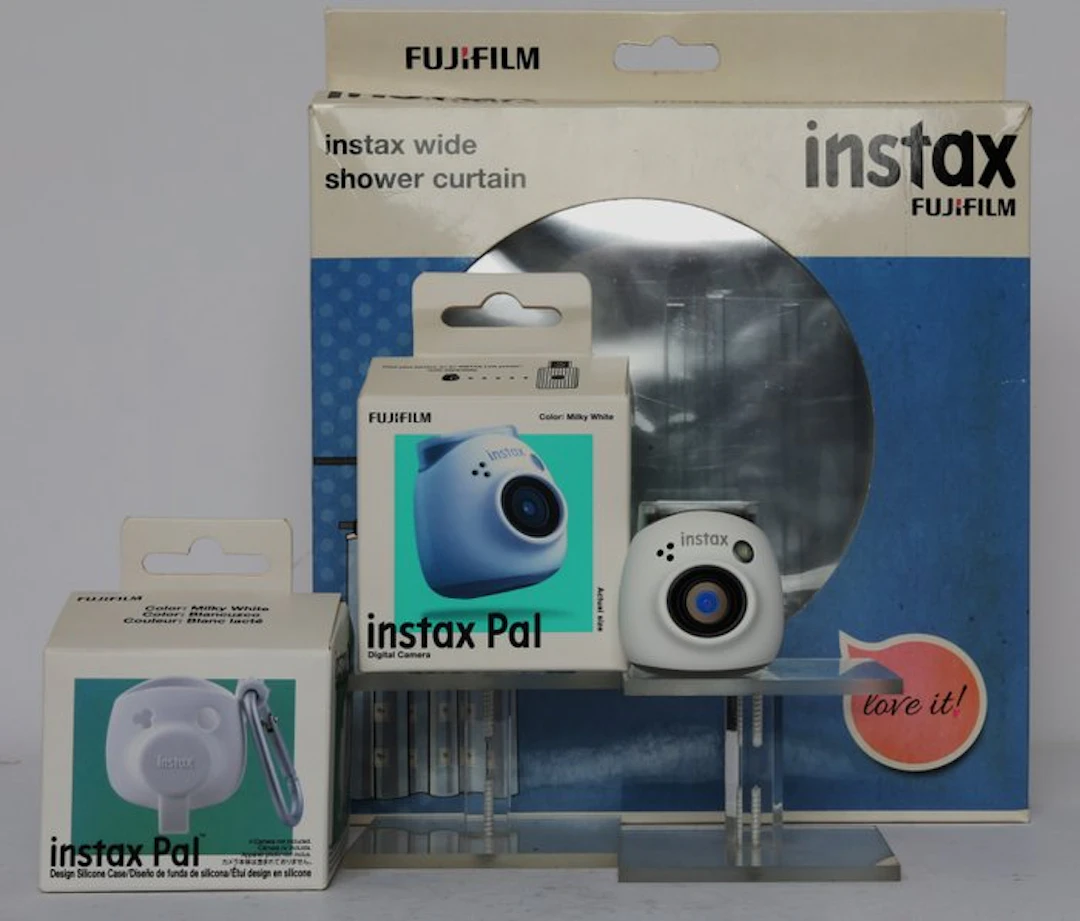 Fujifilm instax Pal Instant camera