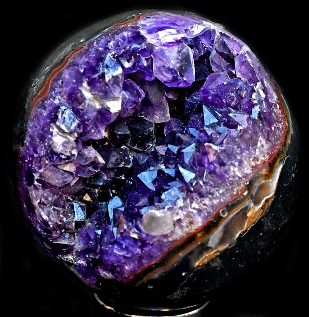High quality Basalt sphere with a crystallized deep...