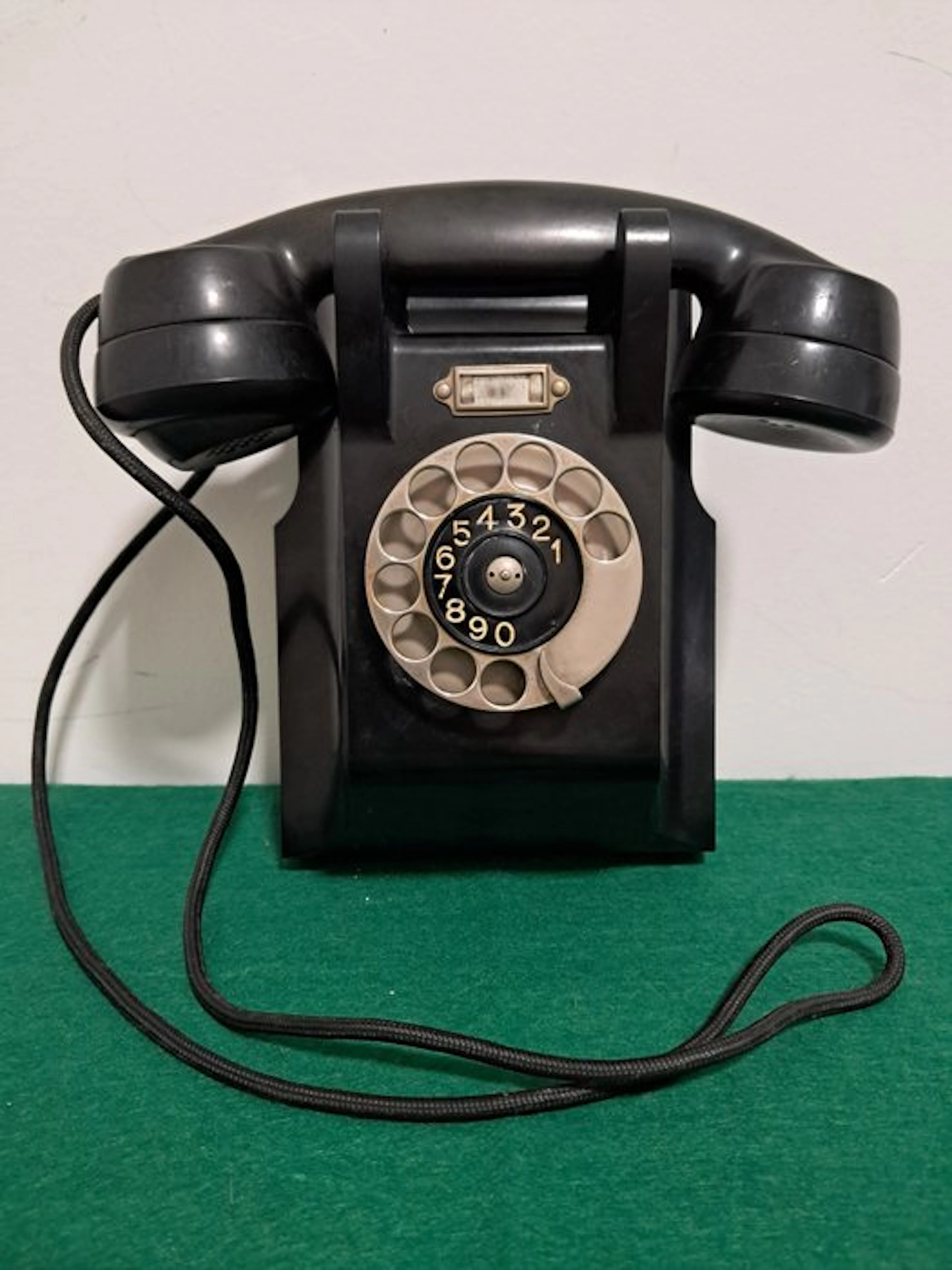Fatme Ericsson - Analogue telephone - Bakelite