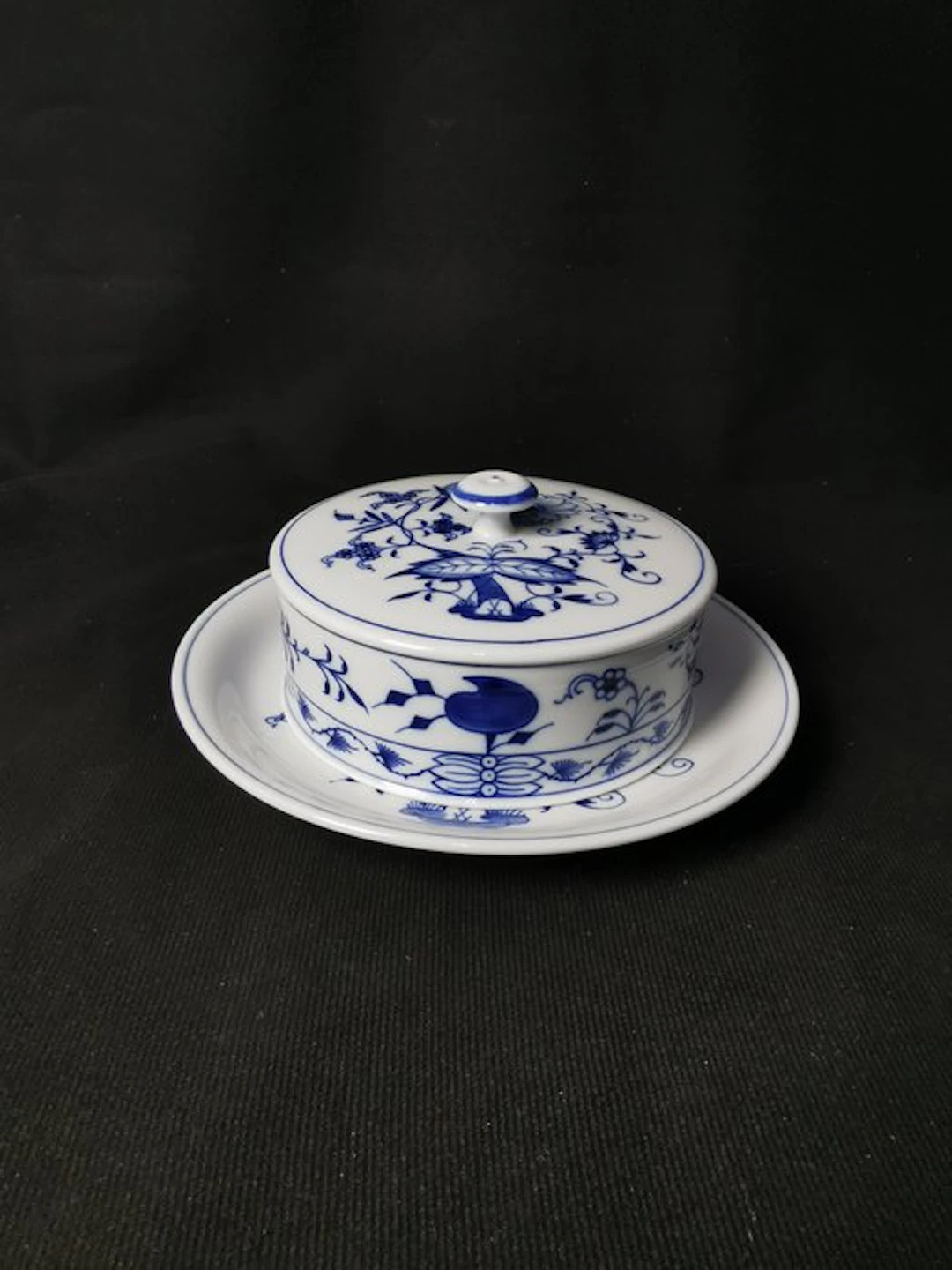 Meissen - Cipolla blu - Burriera rotonda con coperchio e...