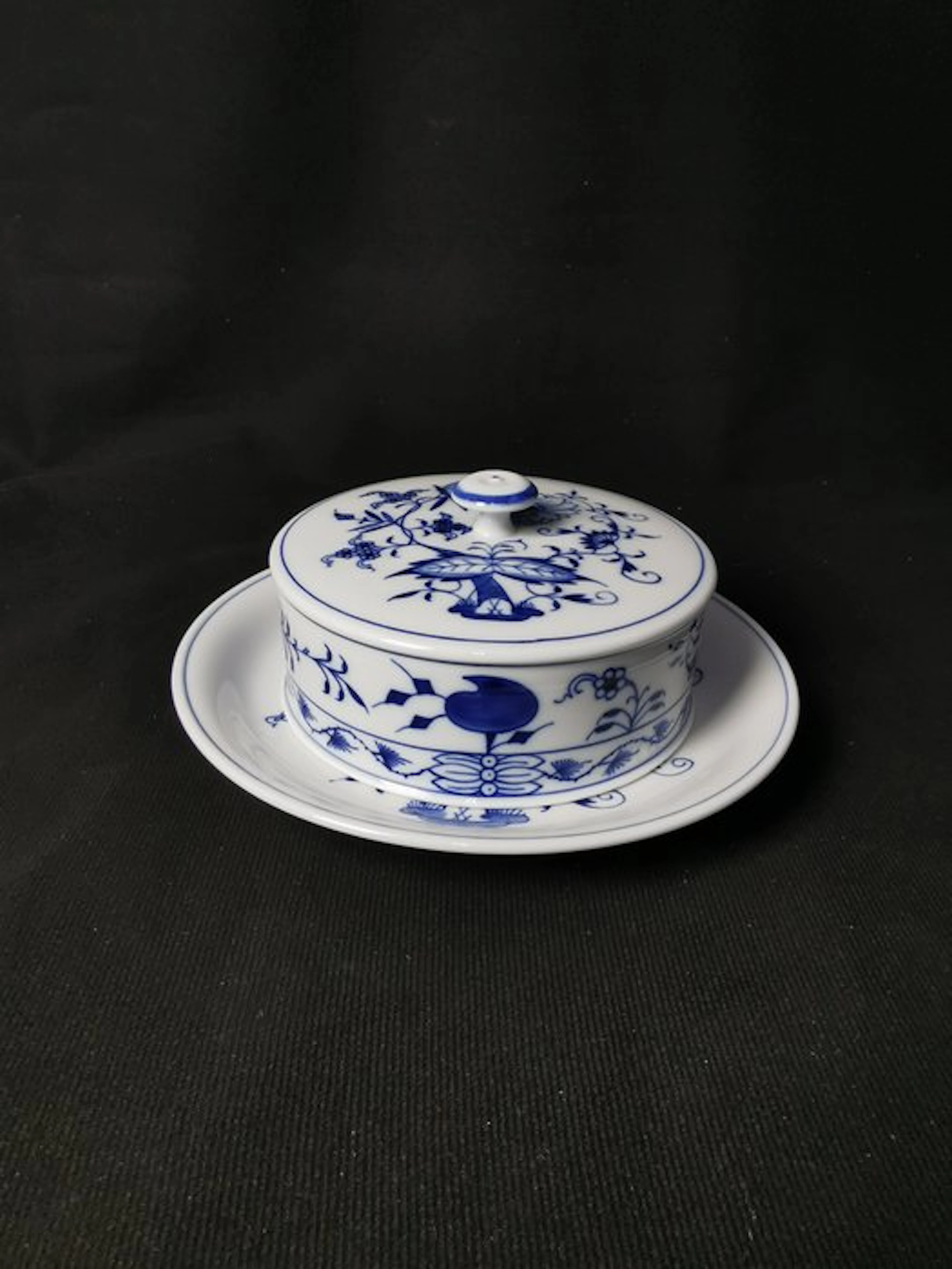 Meissen - Cipolla blu - Burriera rotonda con coperchio e...