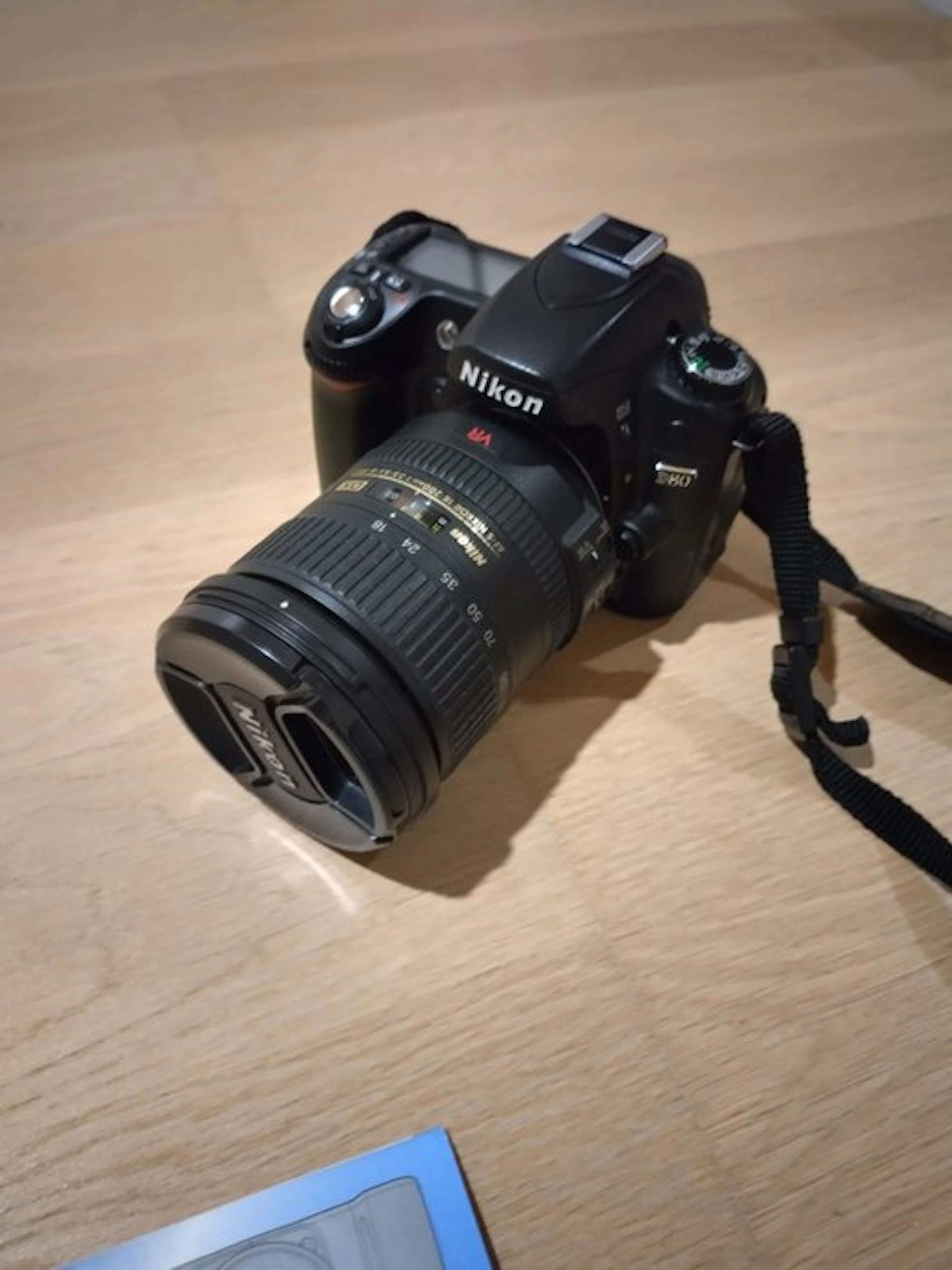 Nikon D80 + AF-S Dx Nikkor 18-200mm Digital reflex camera (DSLR)