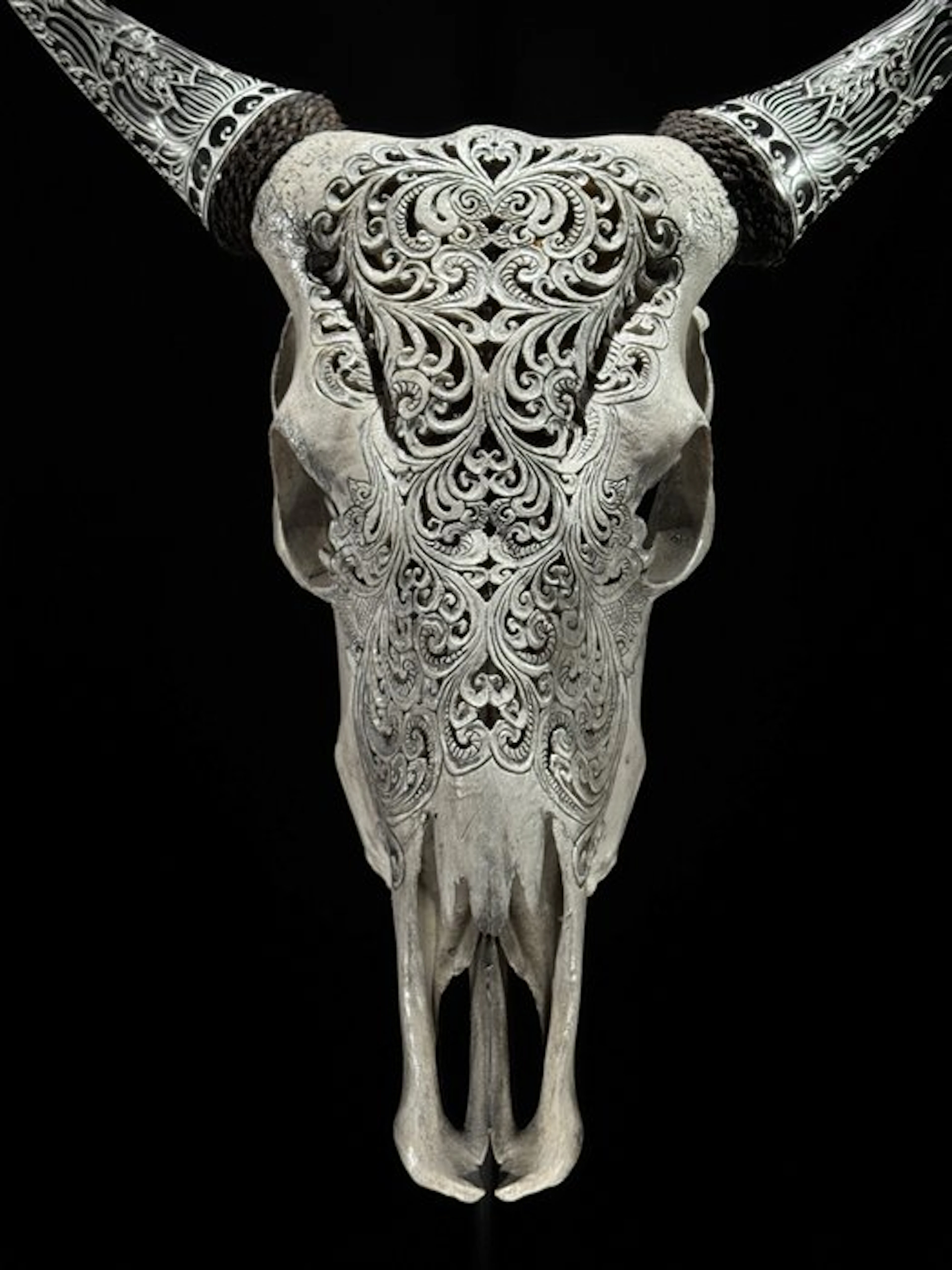 NO RESERVE PRICE - Authentic Carved Grey Cow Skull with...