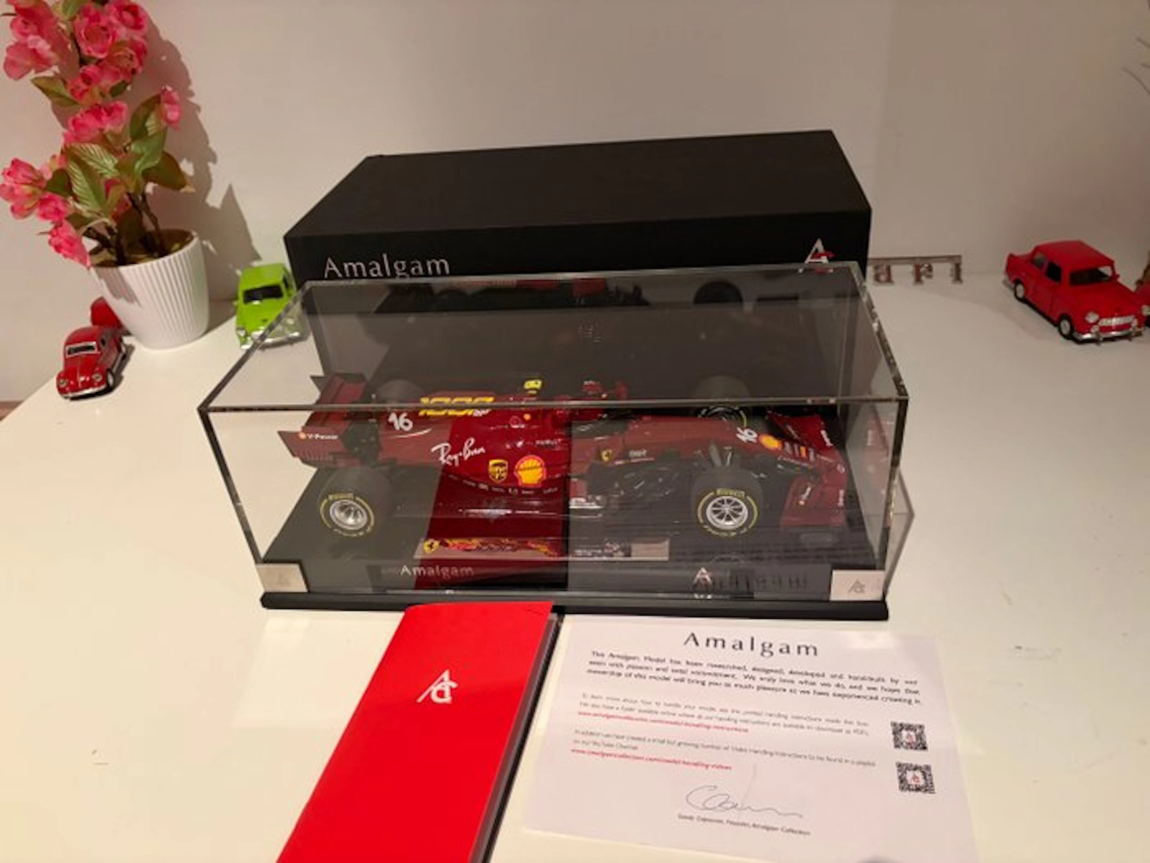 Amalgam 1:18 - Model car - Ferrari SF1000