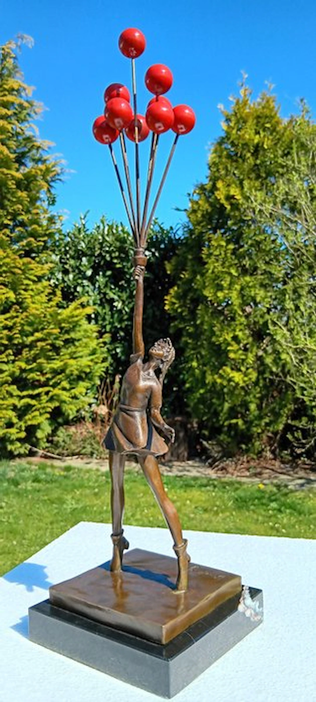 Statue, Girl with Balloon by Banksy Styl - 54 cm - bronze marble
