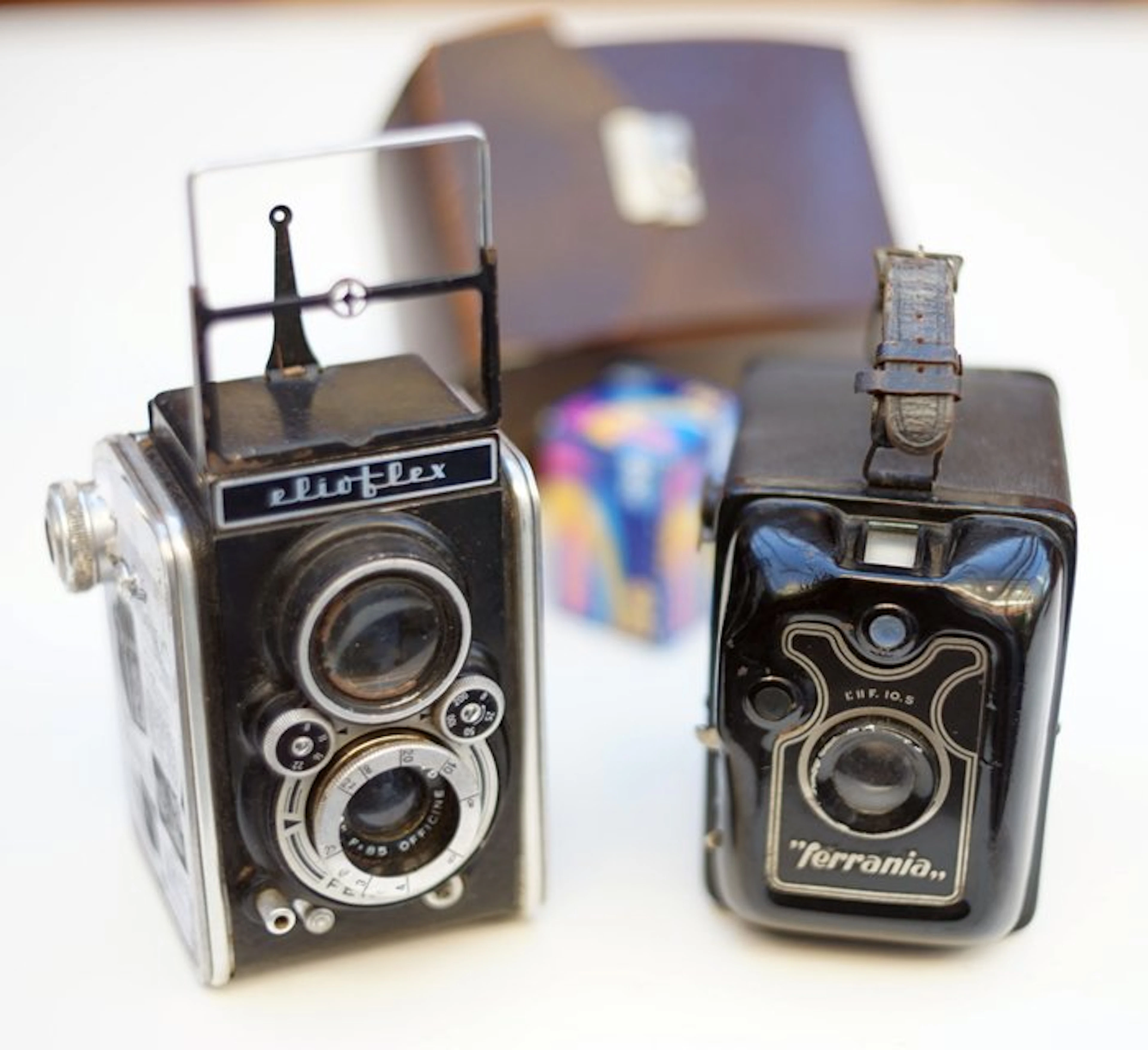 Ferrania Elioflex 1 (en Ferrania Box) Twin lens reflex camera (TLR)