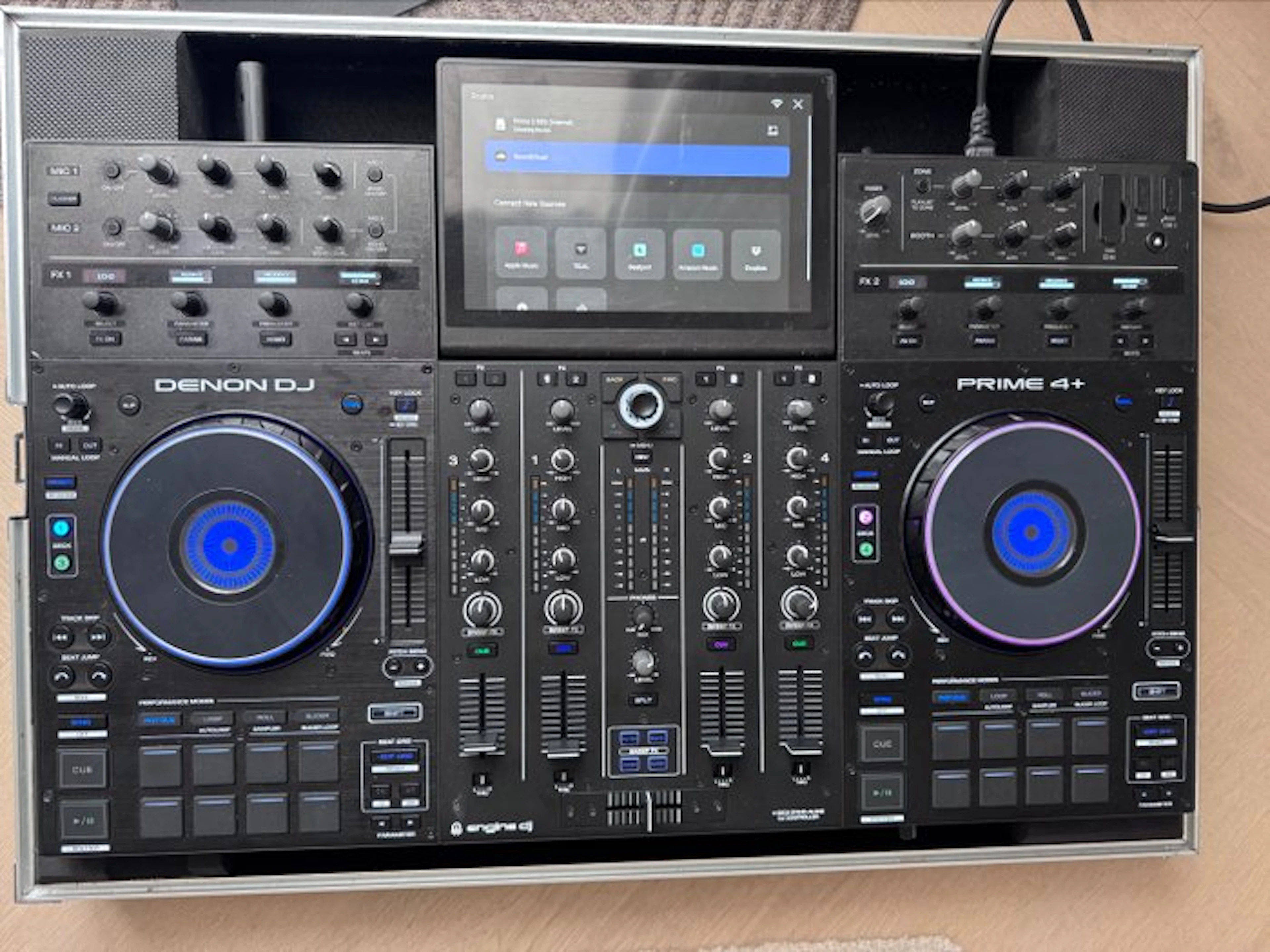 Denon Pro­fes­sional - Denon DJ Prime 4+ Plus USB controller