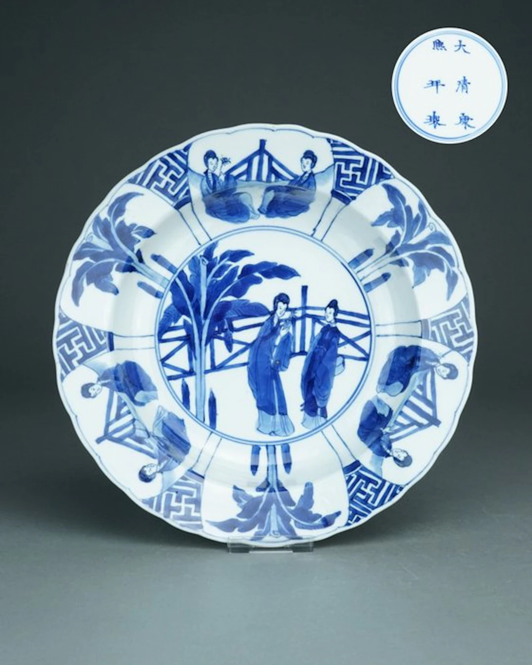 Plate - Porcelain - Lange Lijzen / Meiren - China - Kangxi (1662-1722)