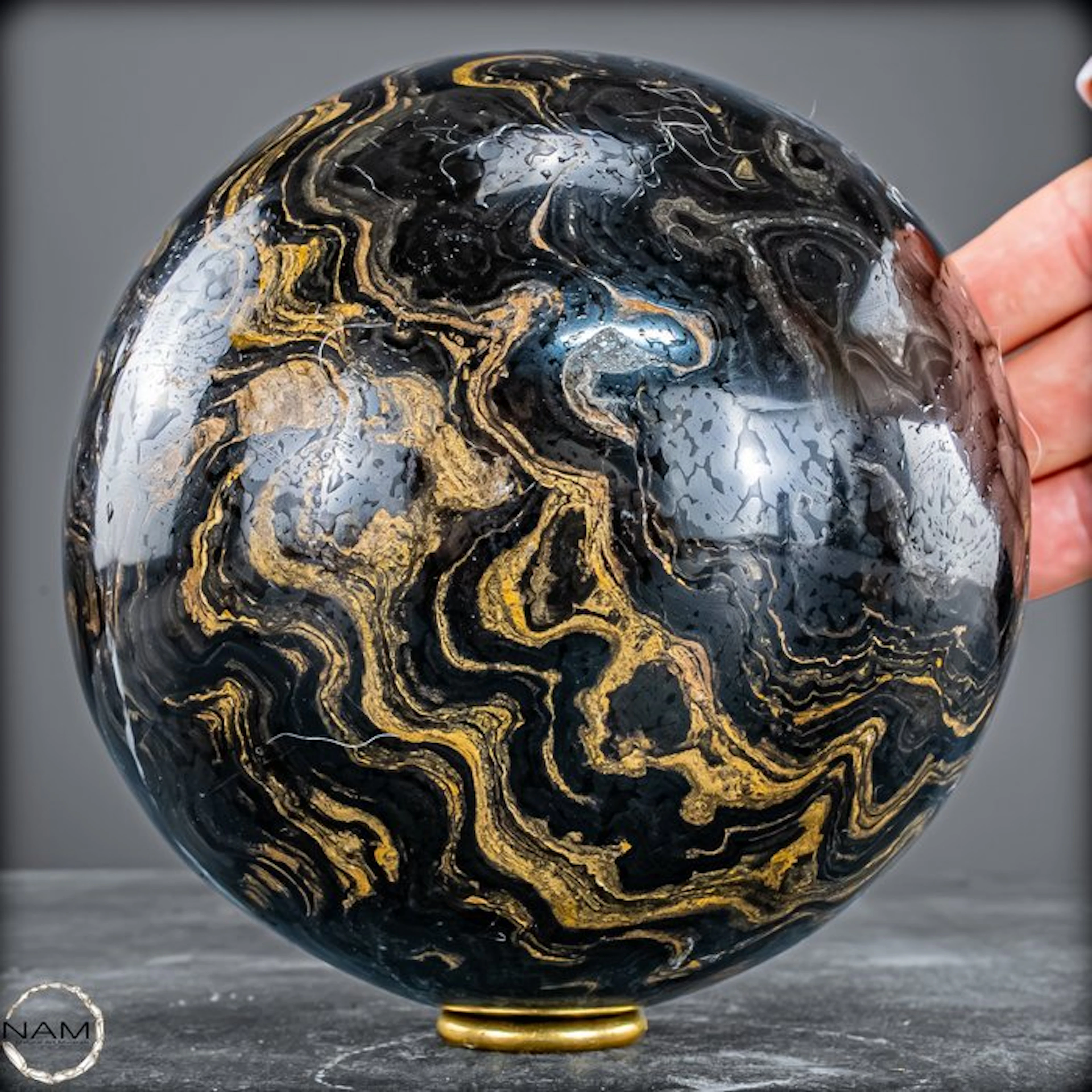Natural sphere made of fossilized algae – A work of art...