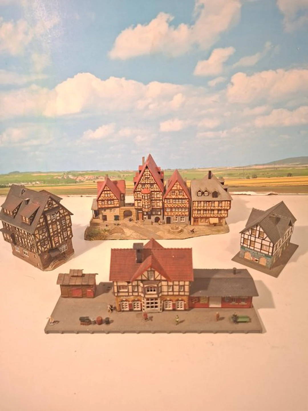 Kibri, Pola N - Model train buildings (7) - vakwerkhuizen oa Miltenberg