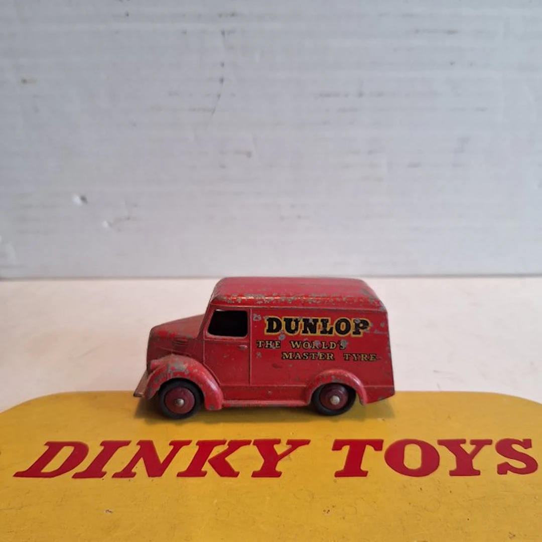 Dinky Toys 1:43 - Model car - Dinky Toys - Trojan series