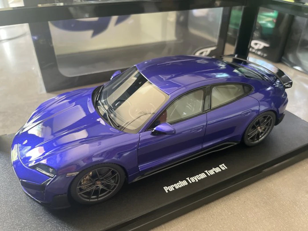 GT Spirit 1:18 - Model car - Porsche Taycan Turbo GT (2023) - GT440