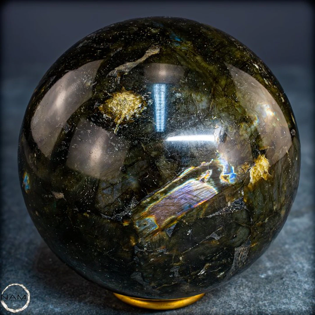 Unique labradorite sphere – A shimmering jewel full of...