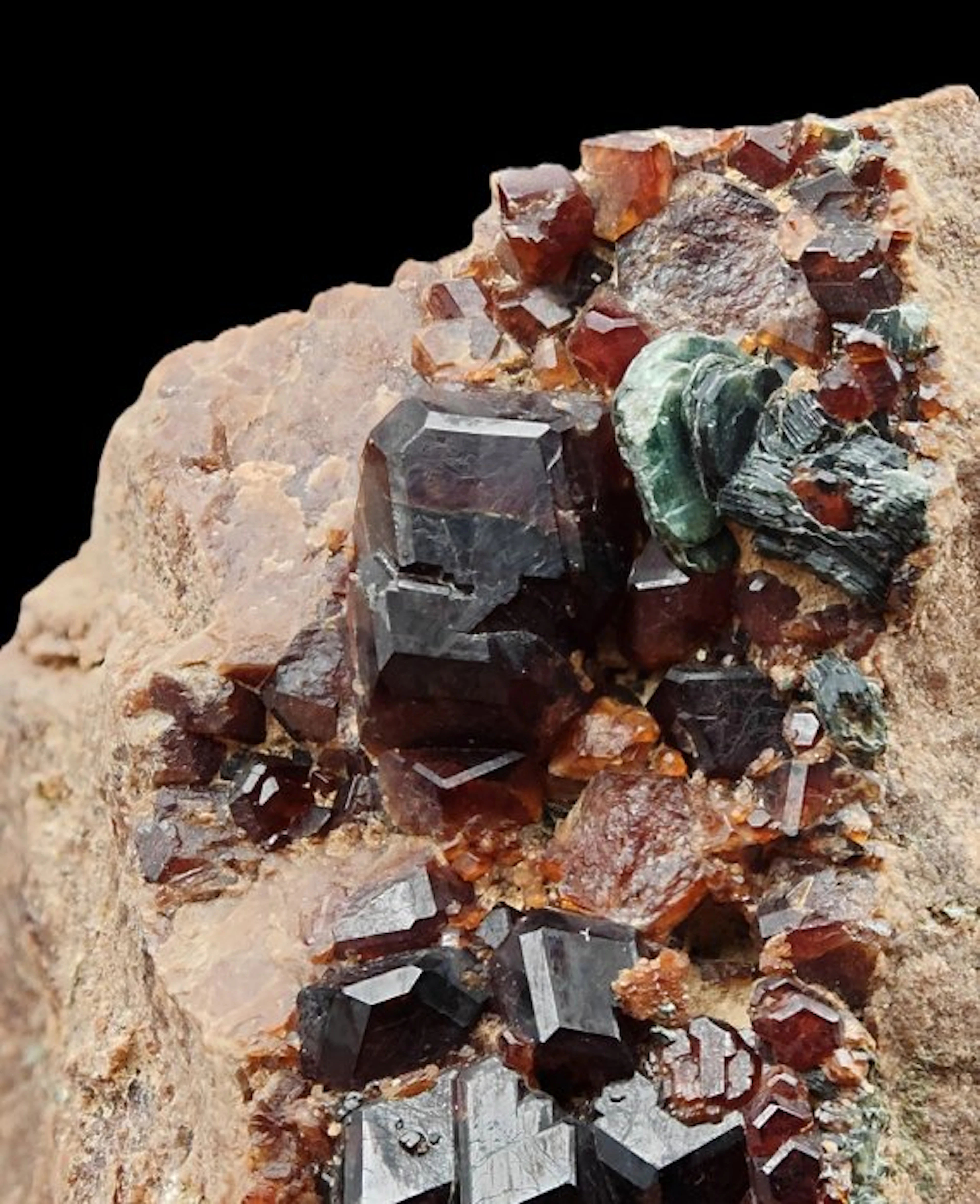 Rare hessonite