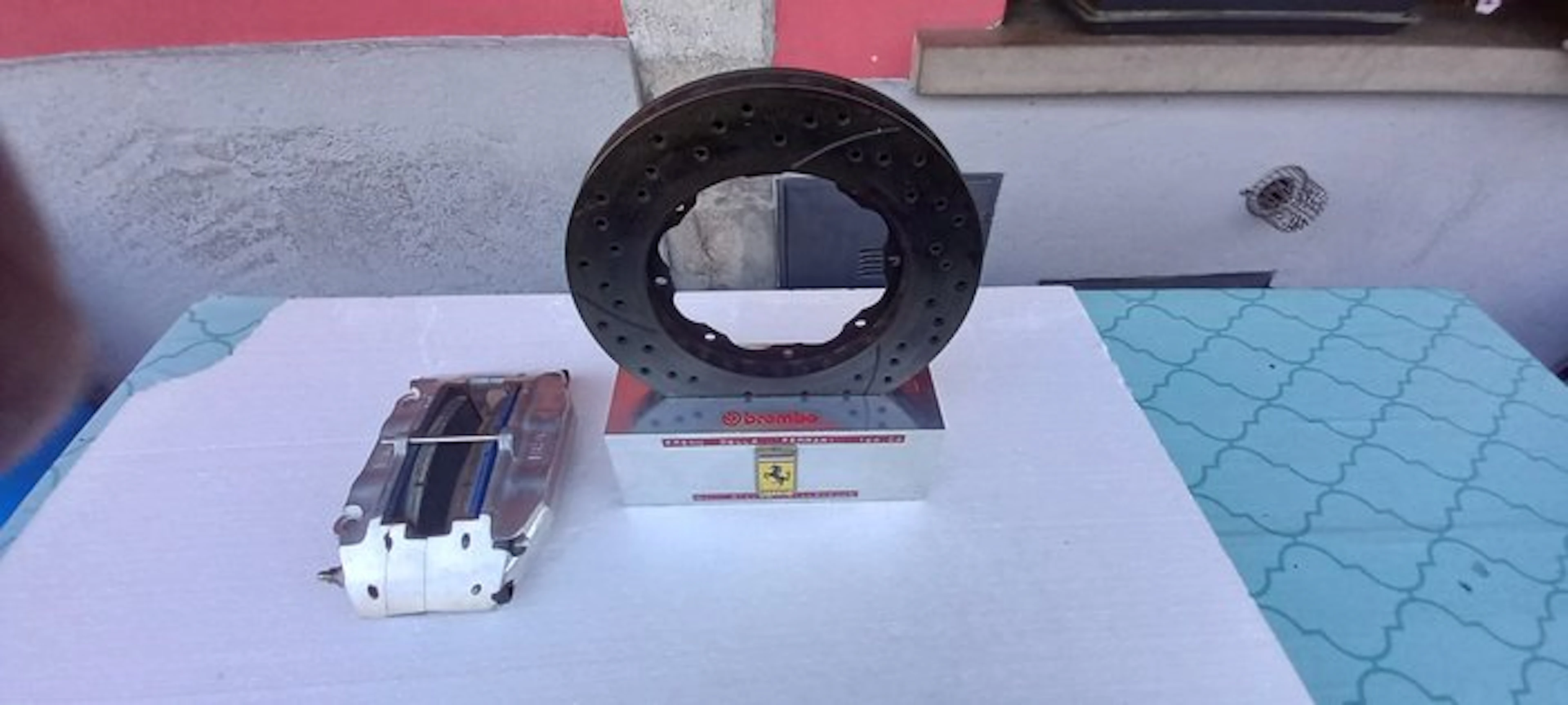 brake disc with caliper from '82 - Ferrari - disco freni brembo con