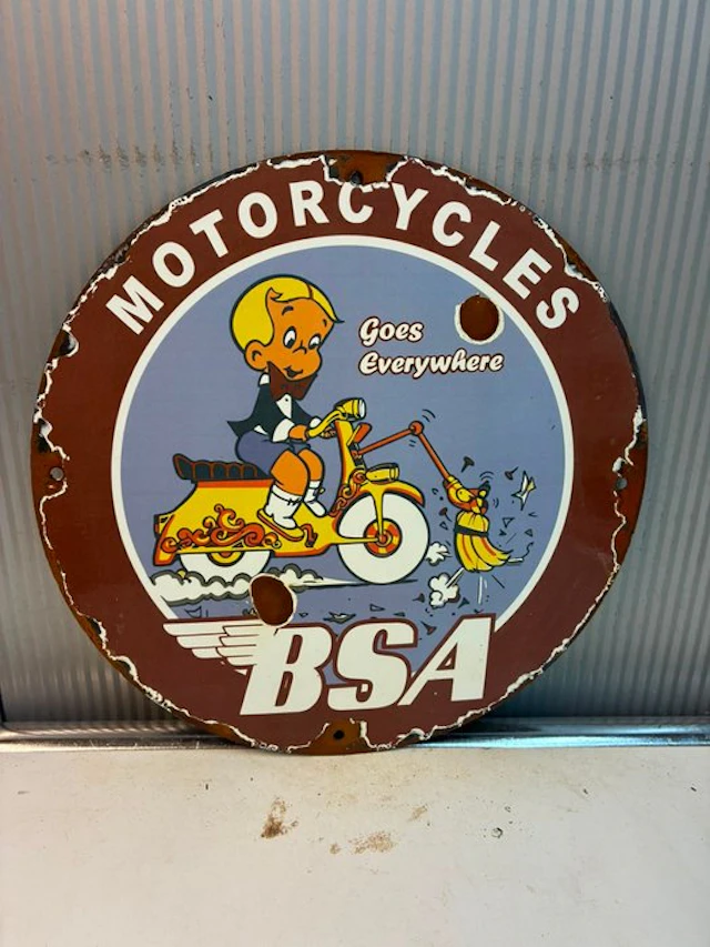 BSA Motorcycles – Goes Everywhere – Rond Emaille...