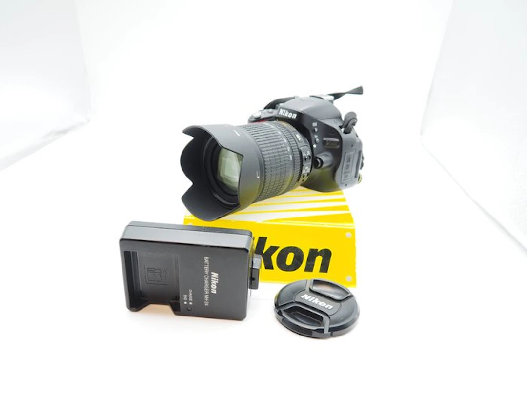 Nikon D5100 camera + 18-105mm (Inclusief accessoires) Digital camera