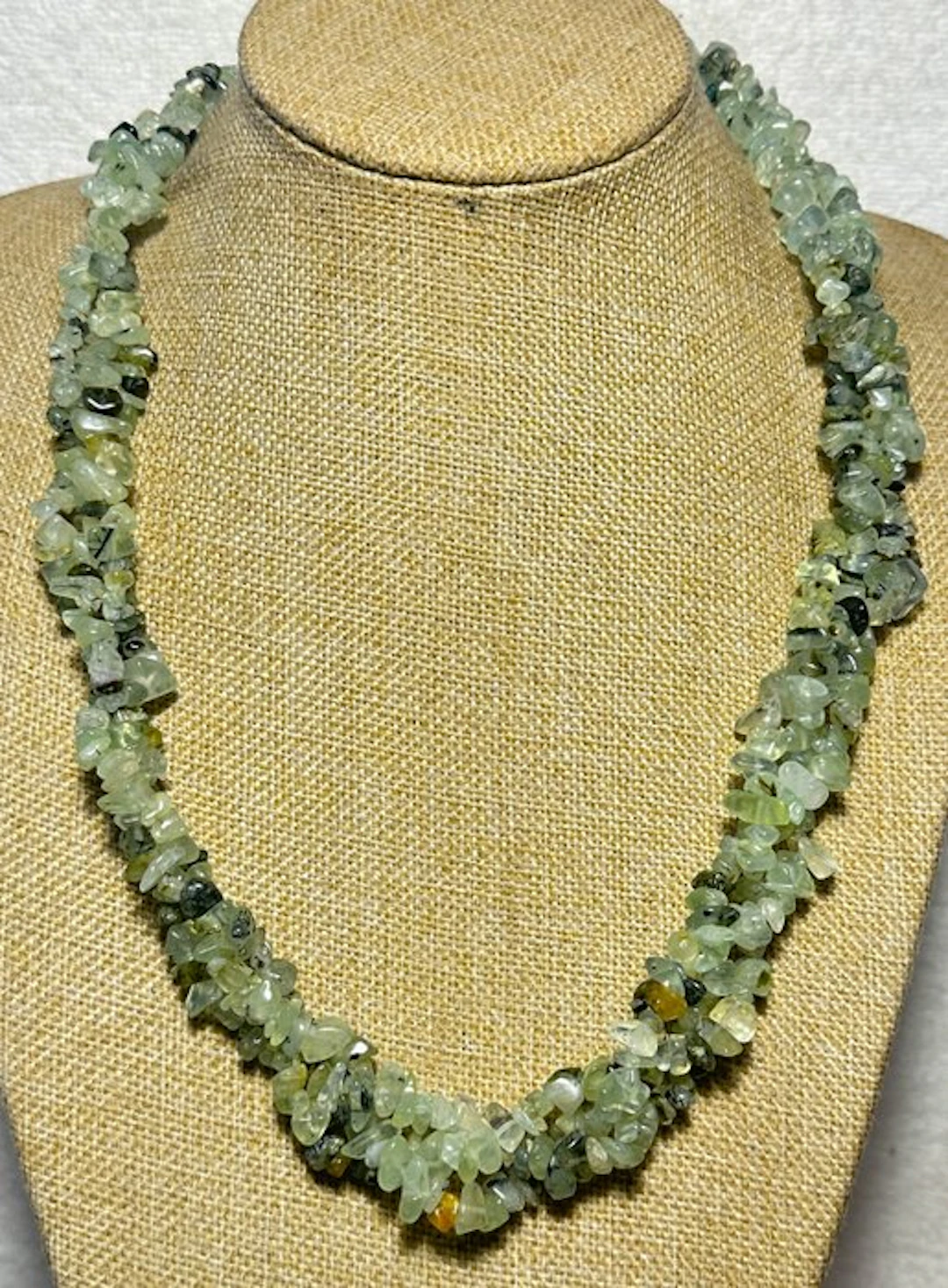 Exclusive necklace of natural rutile quartz (785 ct)
