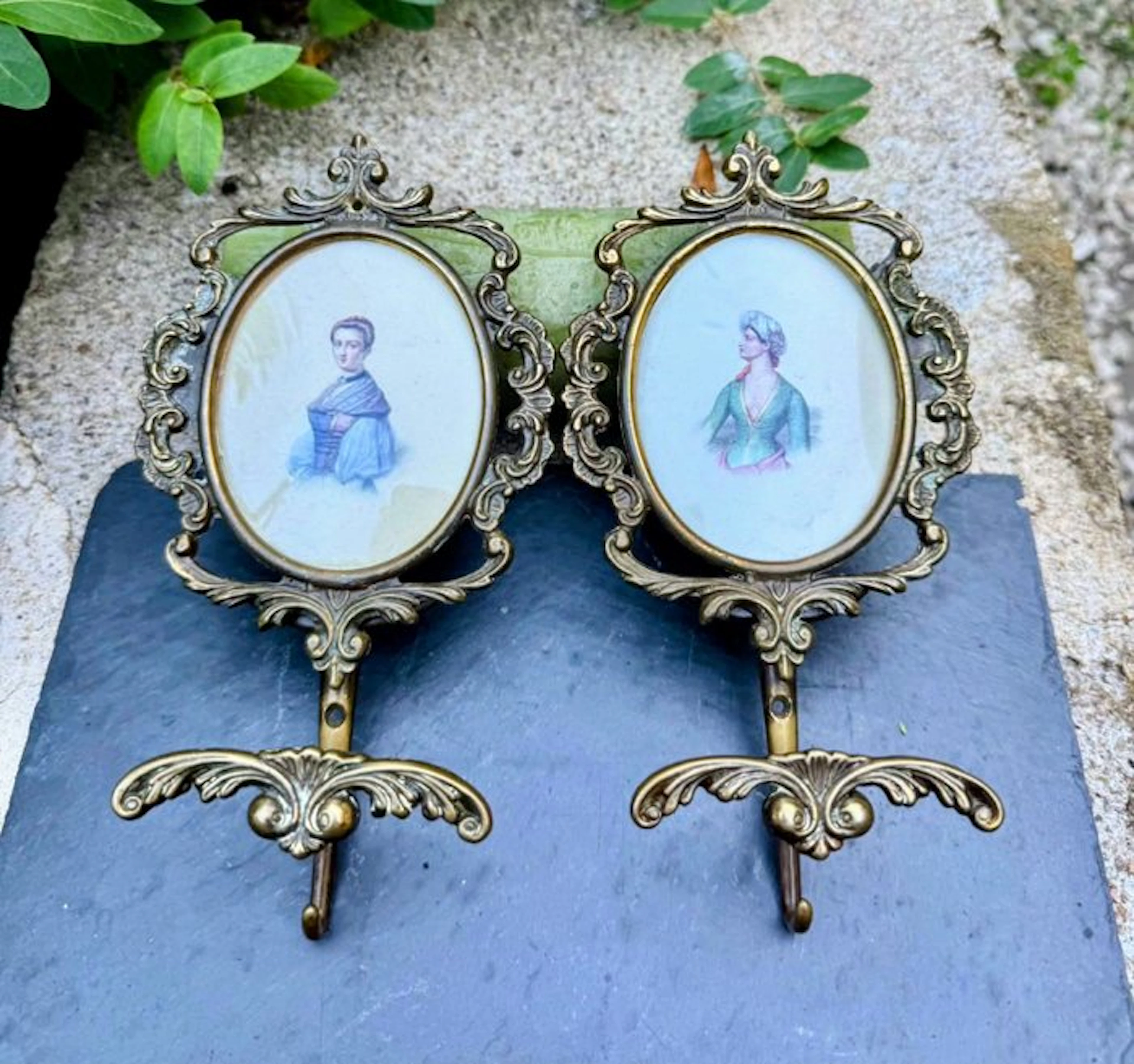 Set of coat hooks (2) - Brass - Rococo