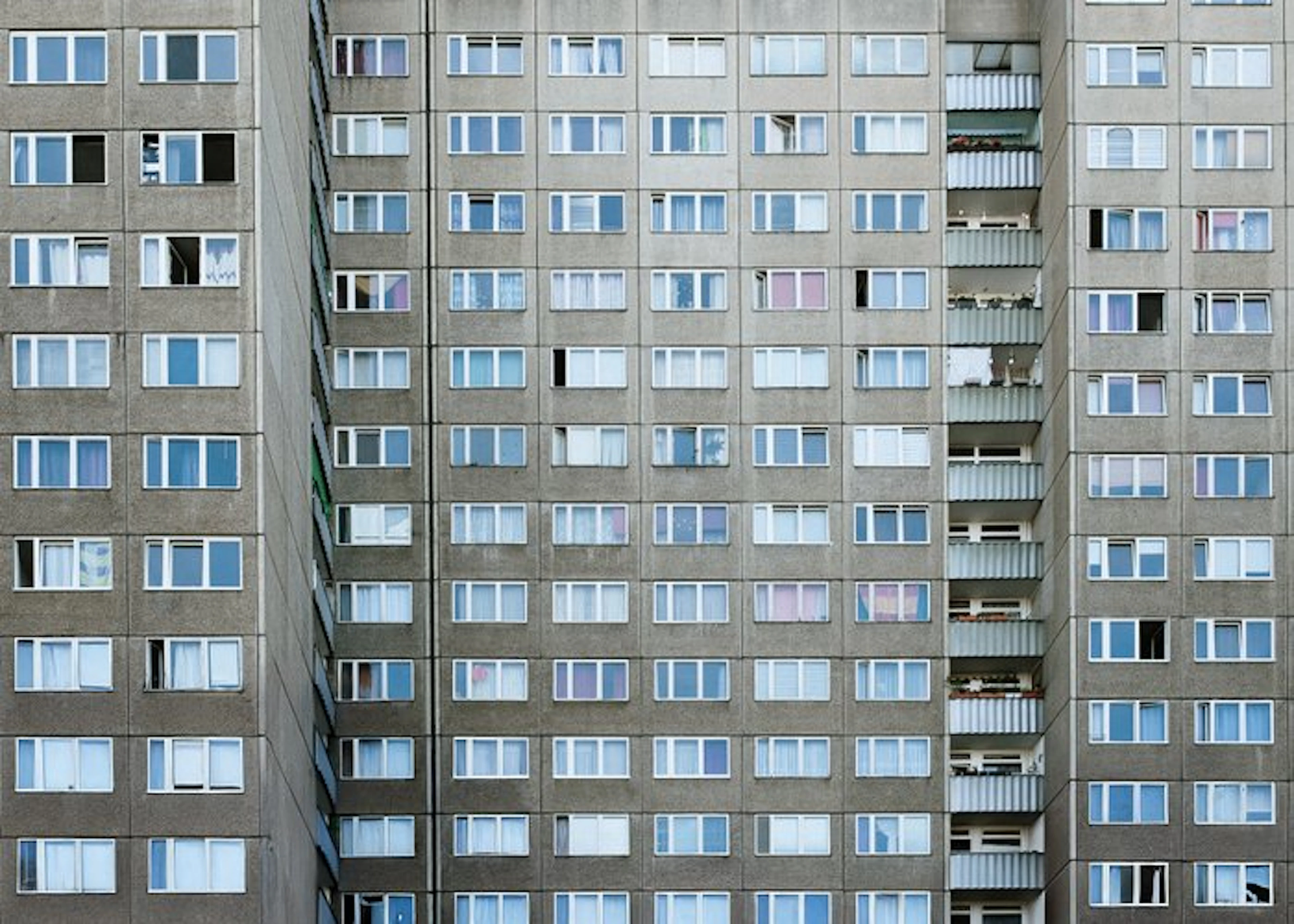 Dominik Valvo - The Plattenbau (Berlin 2022) XL