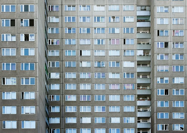 Dominik Valvo - The Plattenbau (Berlin 2022) XL