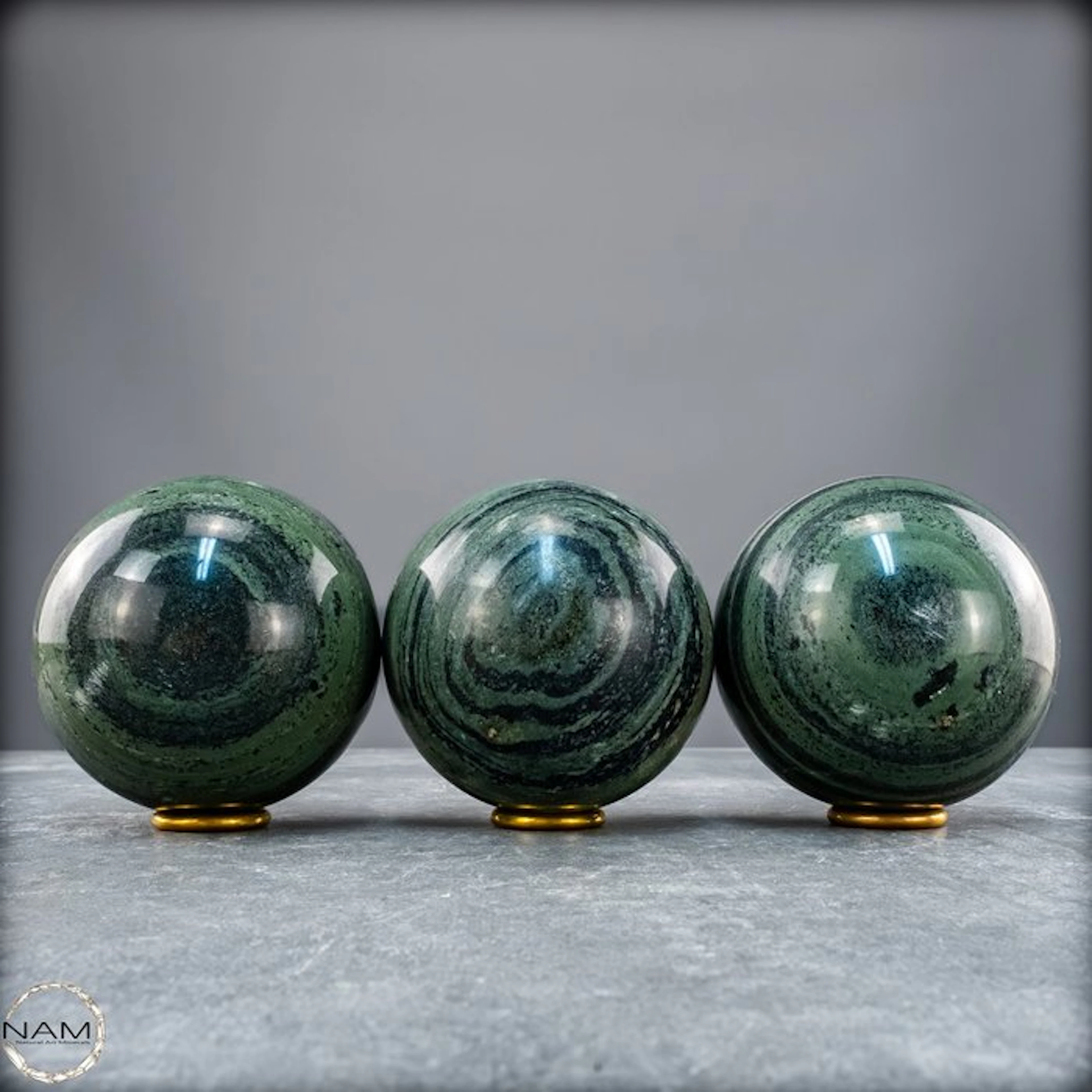 Kambaba Jasper Sphere Set – Fascinating banded natural...