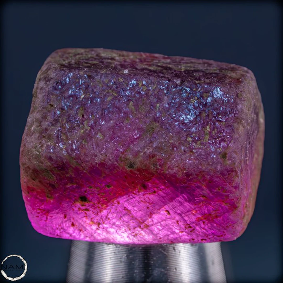 Natural, rarer Padparadscha sapphire – Rough crystal with...