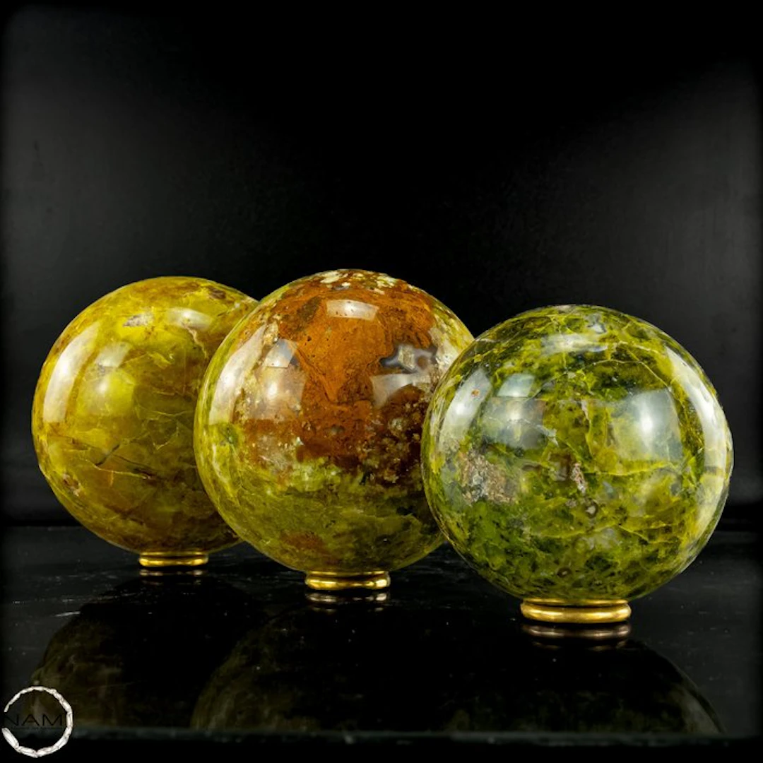 Green Opal Set – Three natural stone spheres in timeless...