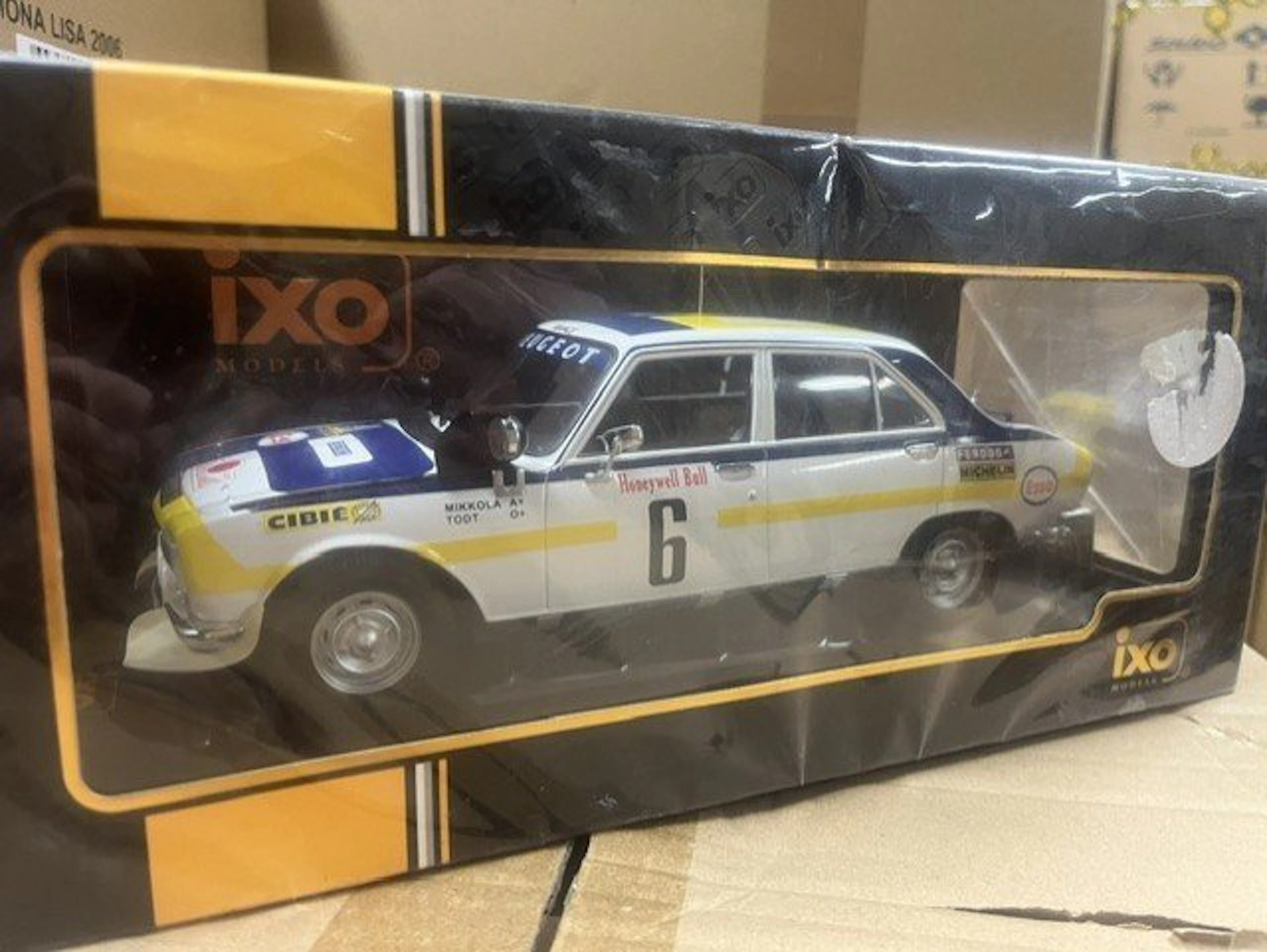 IXO 1:18 - Model car - Peugeot 504 Ti, Rally Marocco 1975