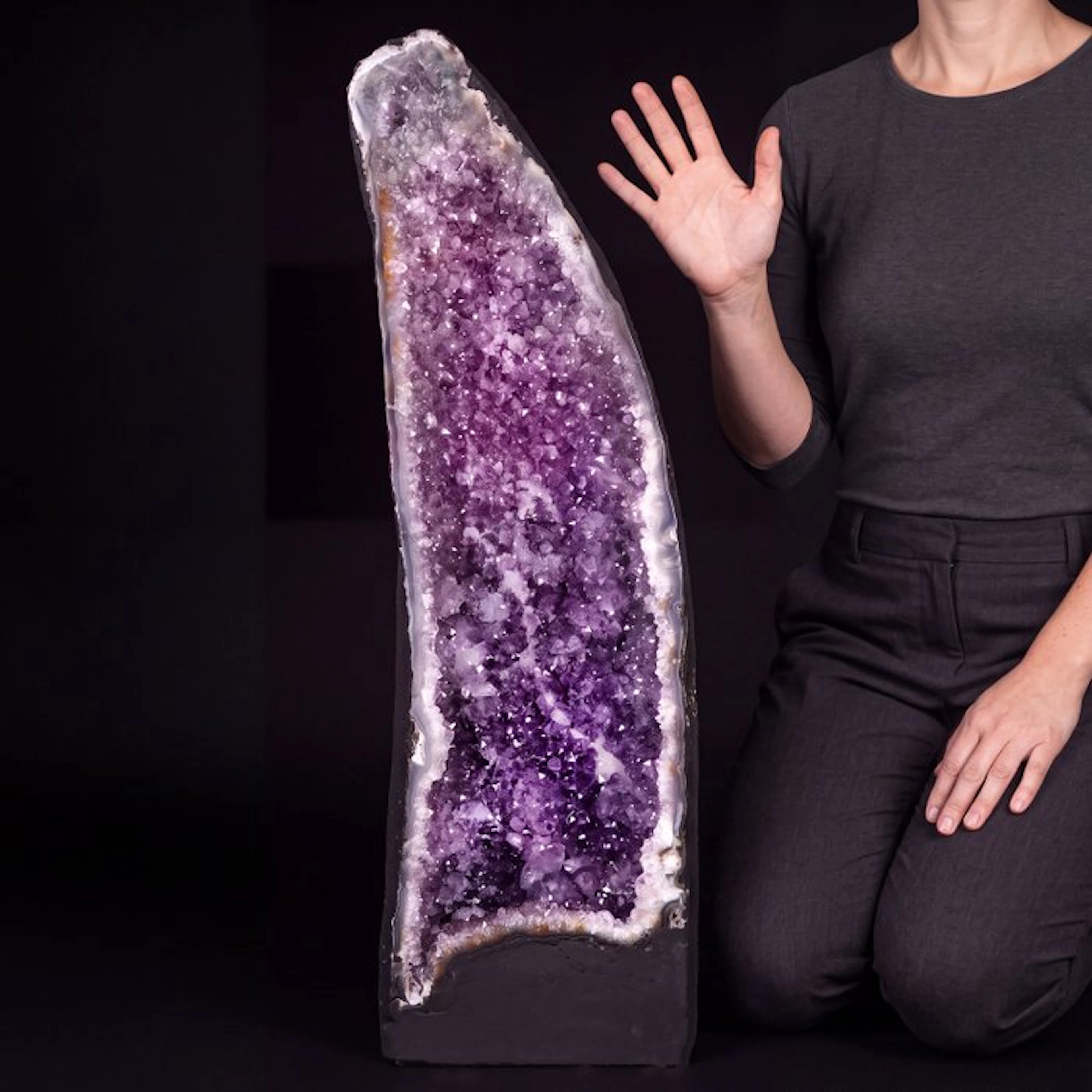 Vivid Amethyst - 64x18x19 cm - Cathedral Geode- 26 kg