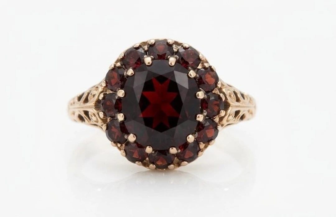 Ring - 9 kt. Yellow gold - 3.00ct. tw. Garnet - Garnet - Antique