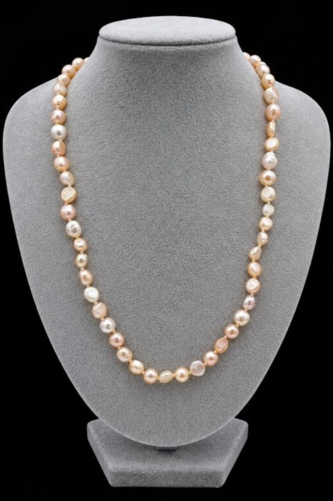 Elegant pastel-colored freshwater baroque pearl necklace. - Necklace