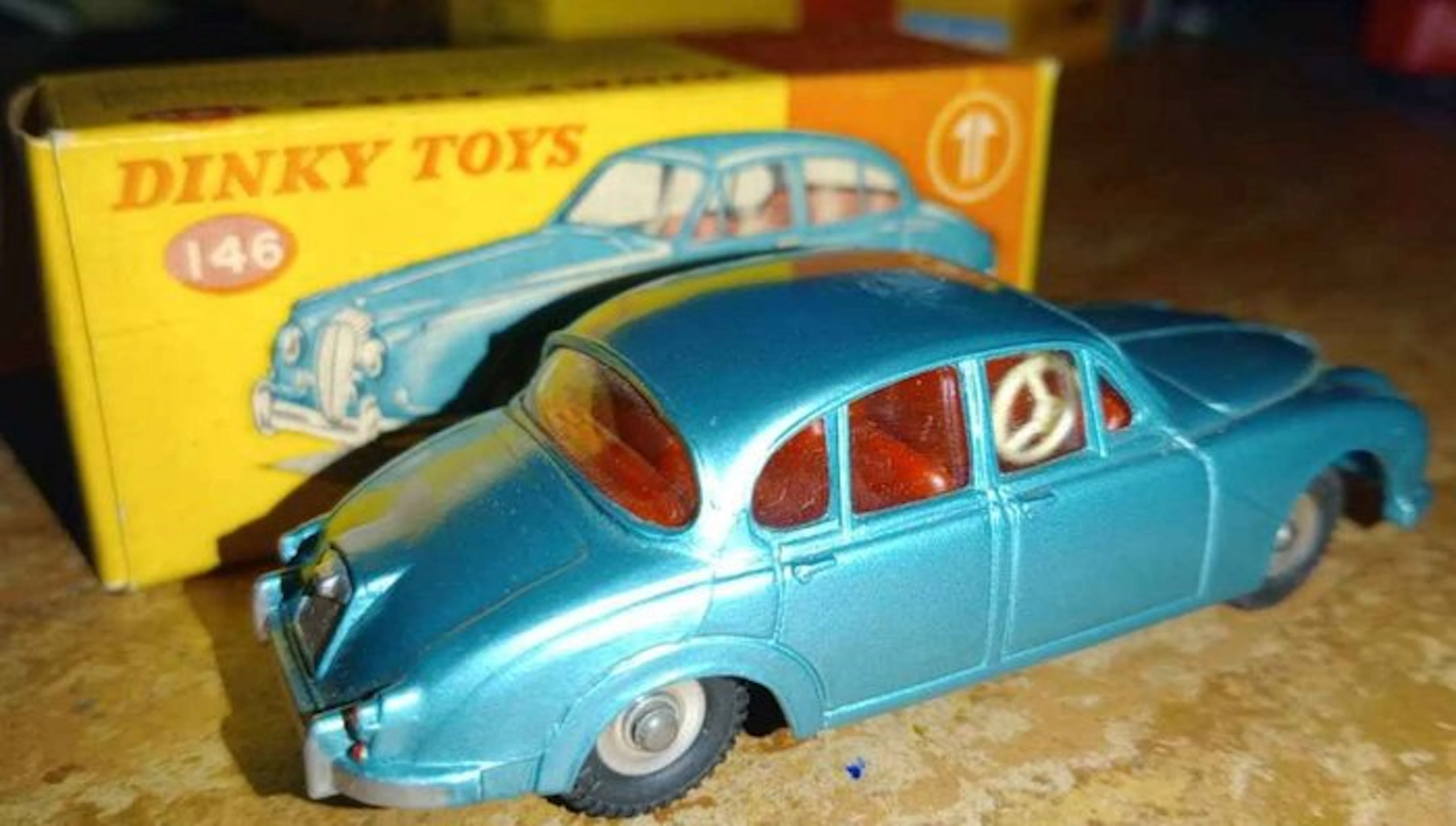Dinky Toys 1:43 - Model car - Daimler 2.5 Litre