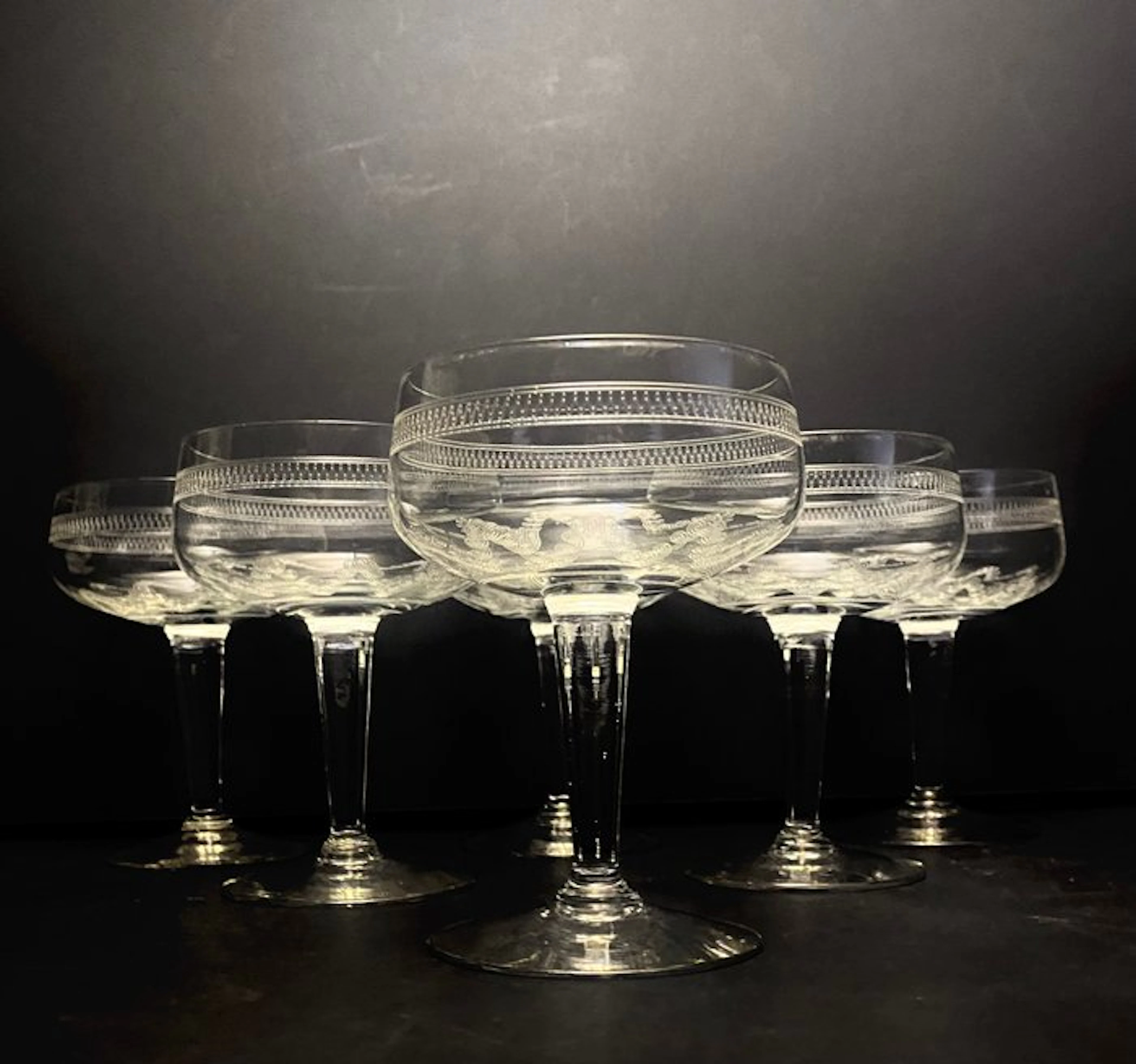 Baccarat - Champagne glass - Old guilloché decoration 'engraved' - Glass