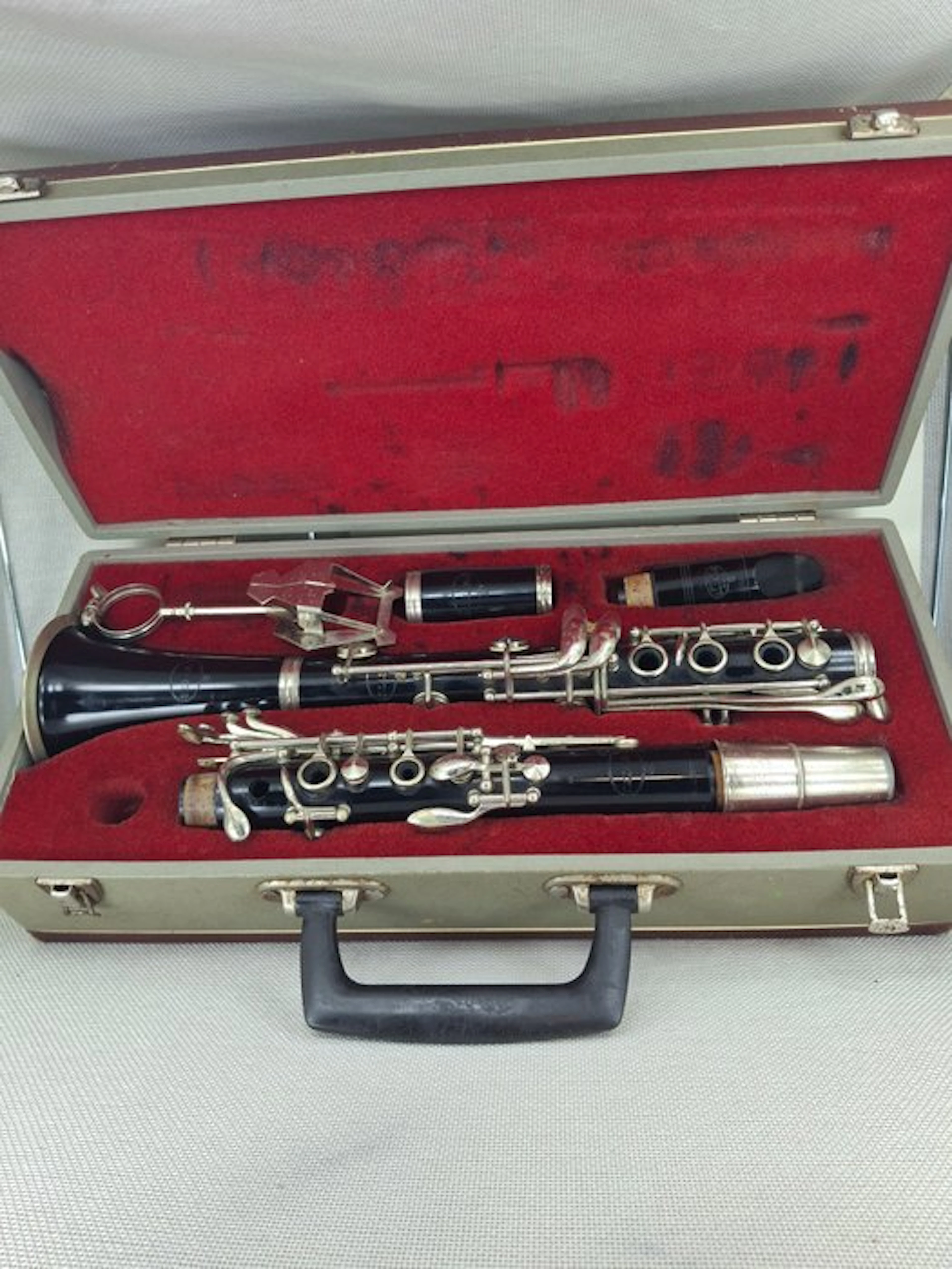 Evette - - Clarinet (No reserve price)
