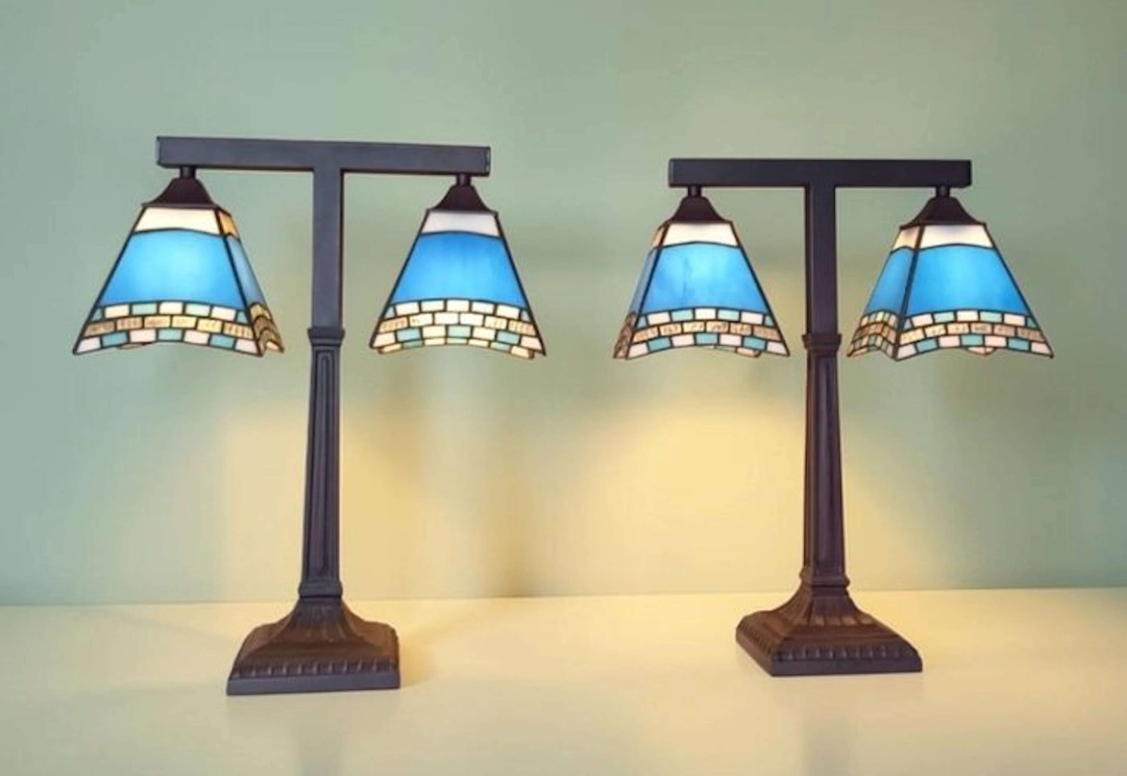 Lamp (2) - Tiffany Style - Rare Model - Stained glass, resin and metal