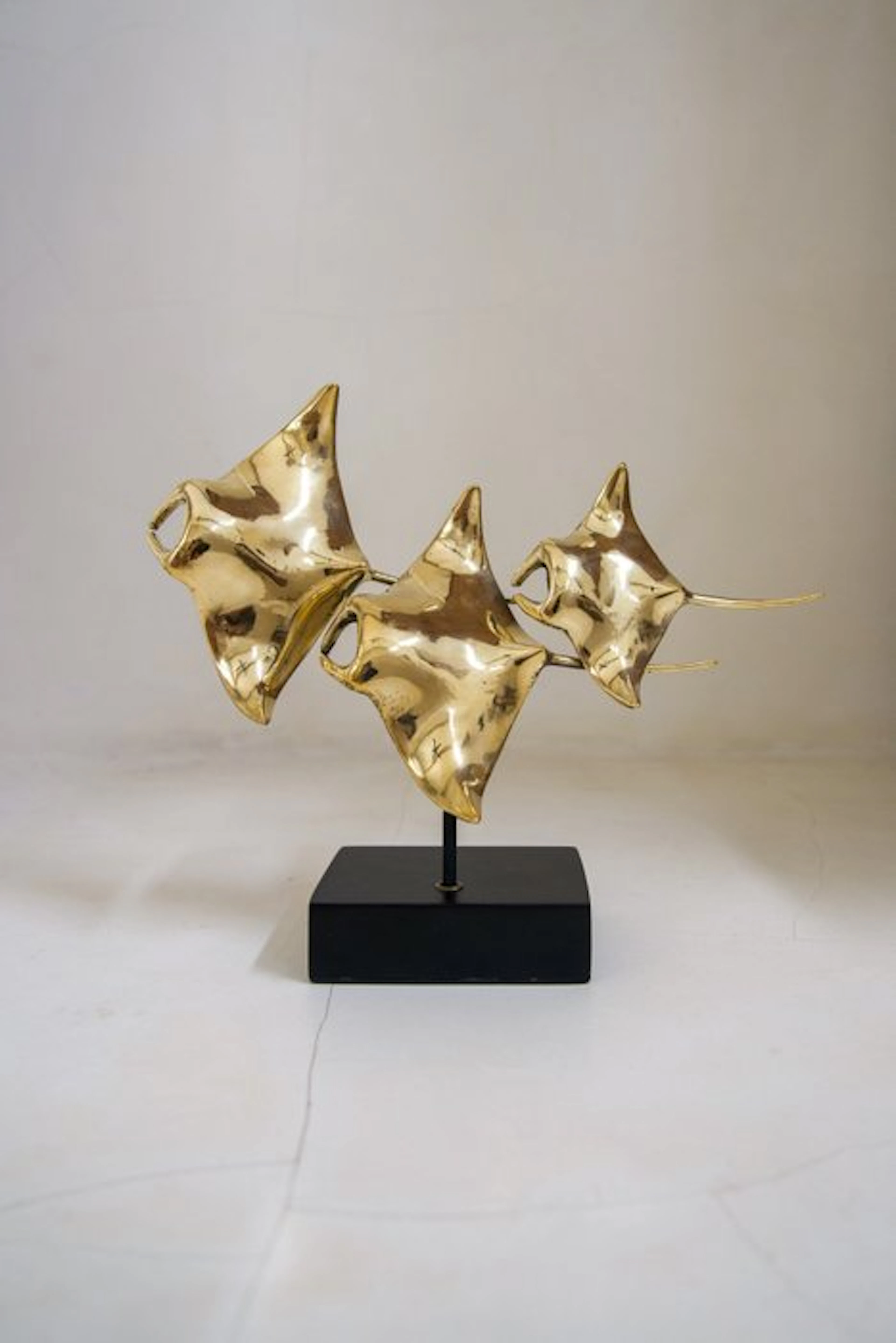 Sculpture, Bronze sculpture of a Manta Ray family - 23 cm - Bronze