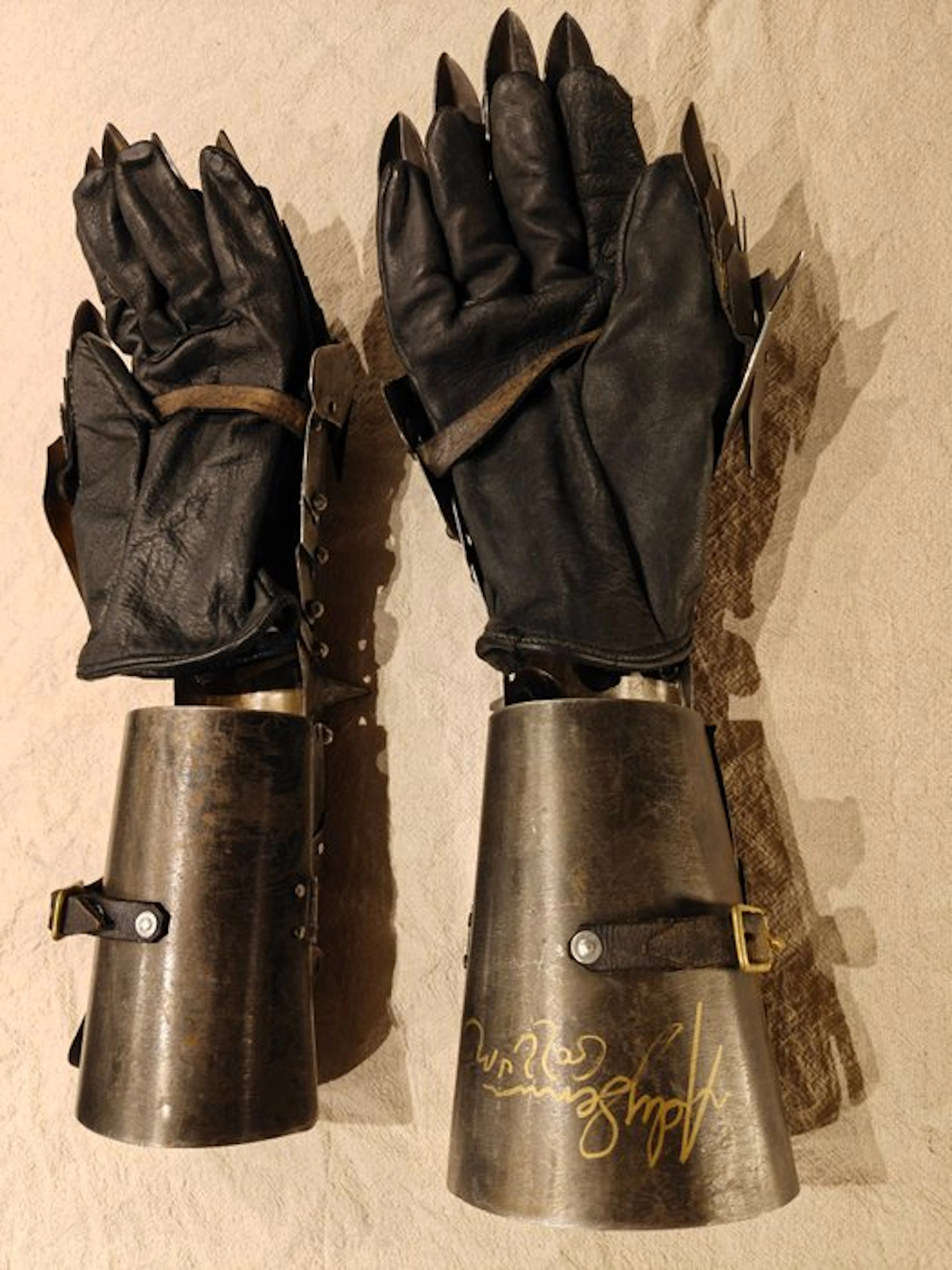 Lord of the Rings - Pair of Witch King gauntlets — Signed...
