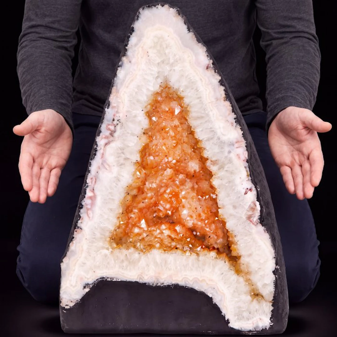 Citrine - Geode - 39x27x23 cm- 21 kg