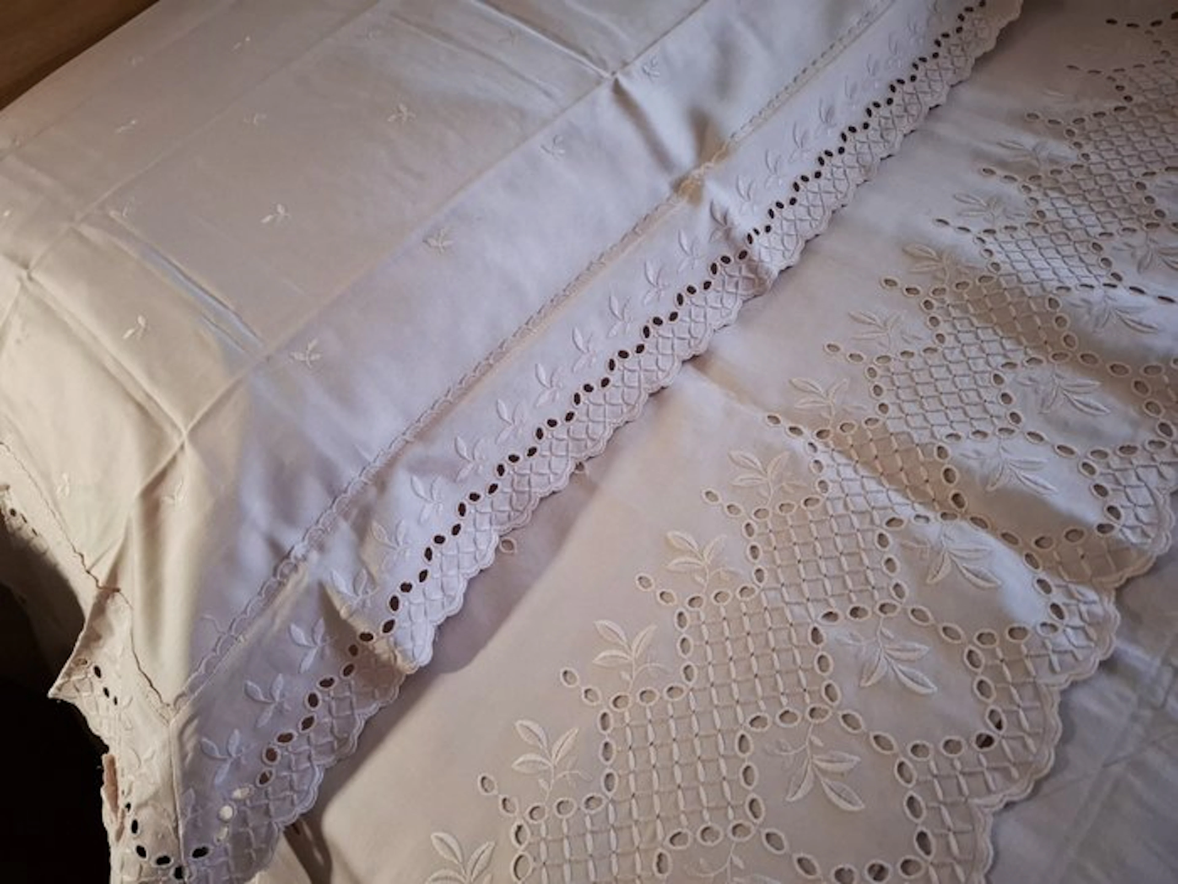 Bed sheet - 2.75 m - 2.41 m