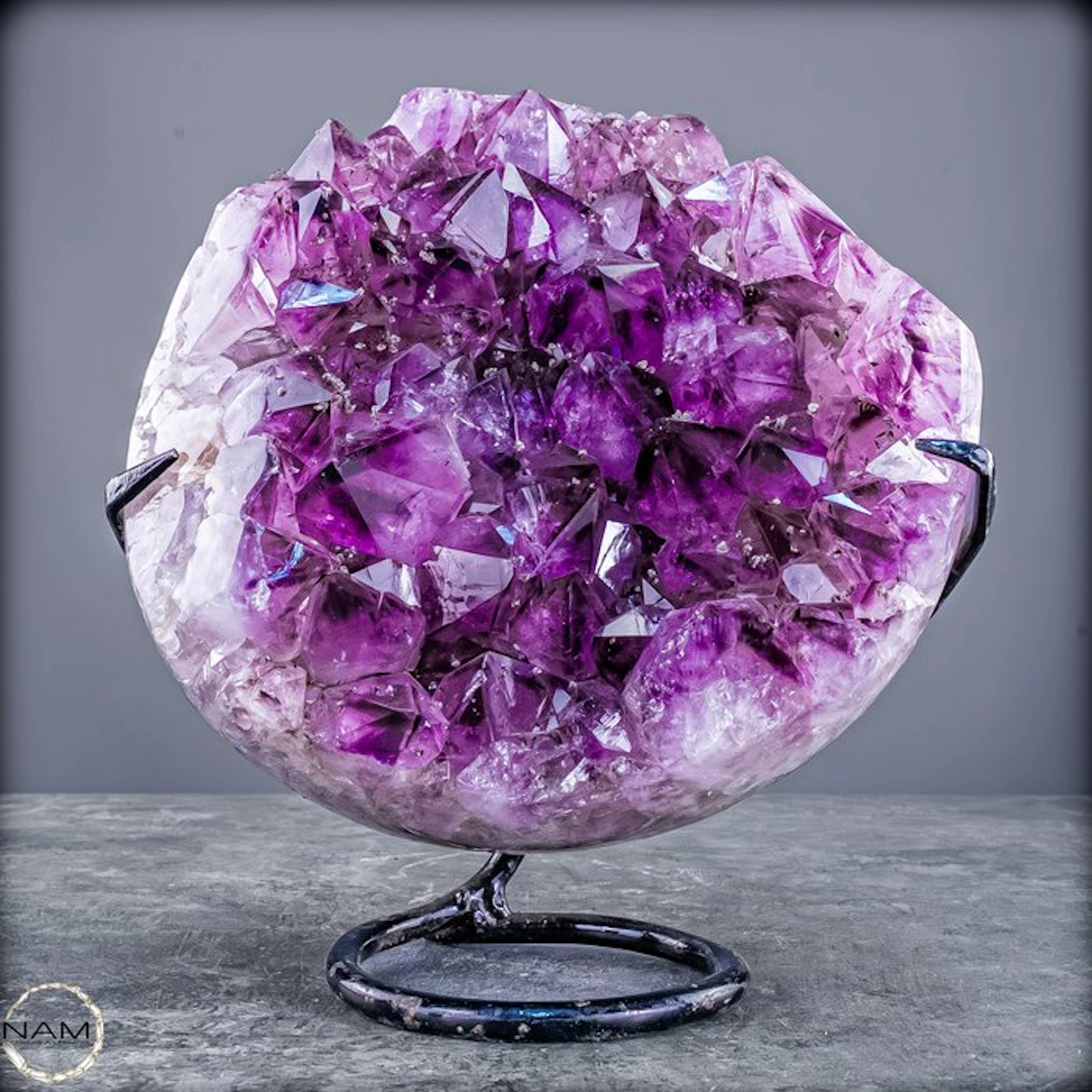 Amethyst drops with sugar calcite crystals – A sparkling...