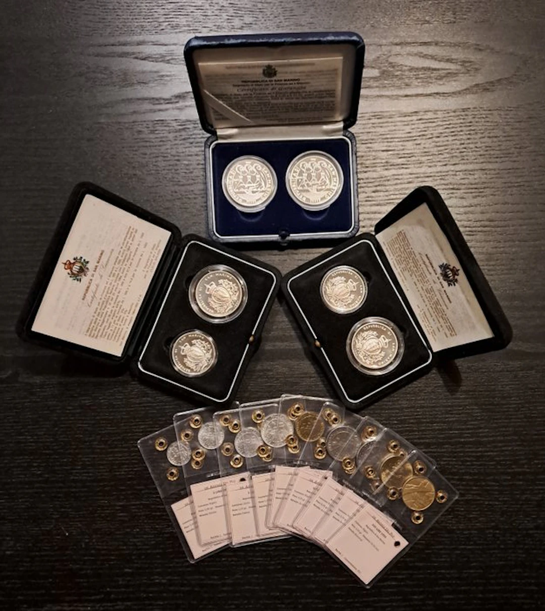San Marino. Ditico Proof Usa 1994 + Atene 2004 + 9 monete periziate