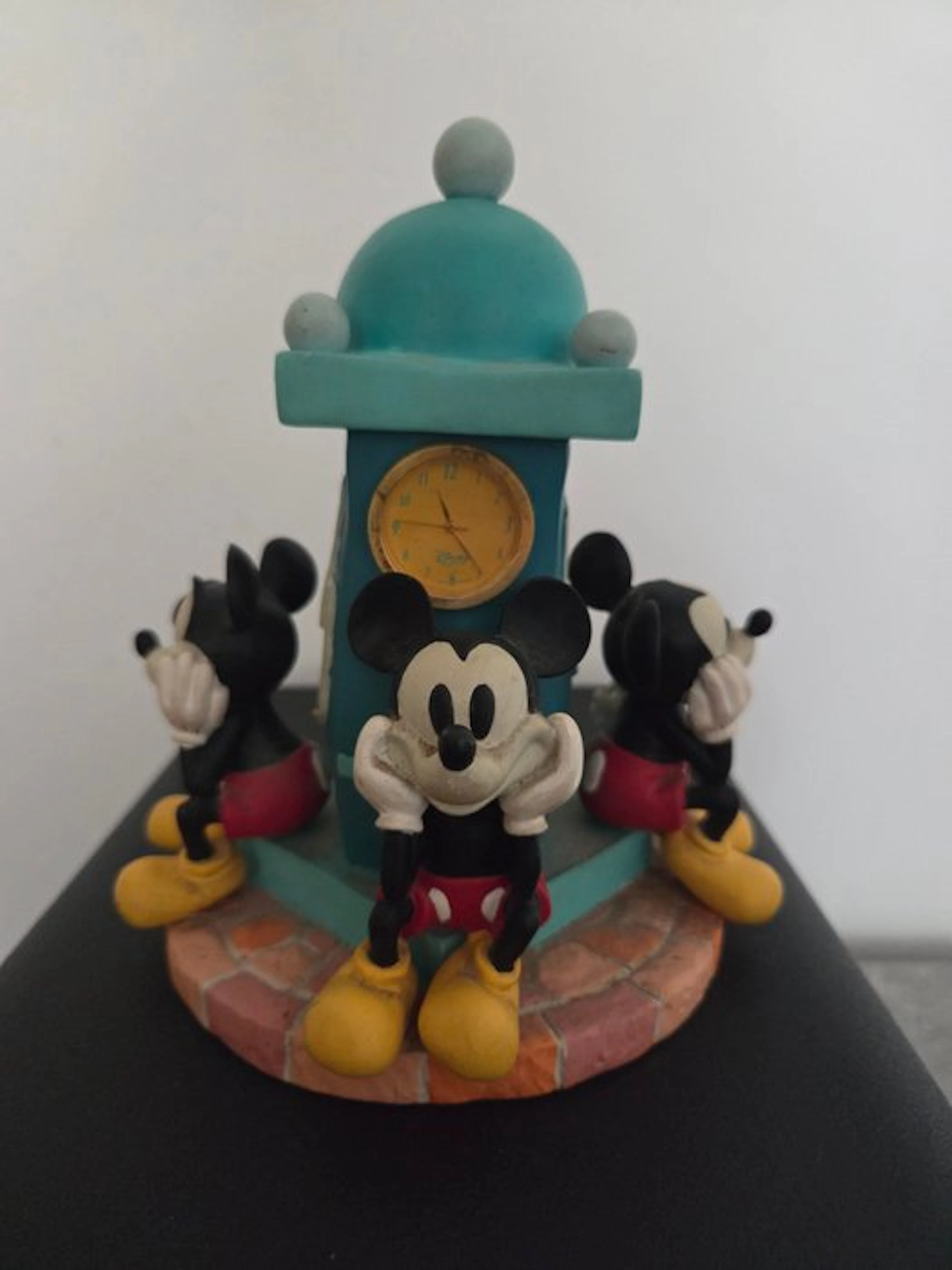 1 Disney parks collection horloge nomme waiting with...