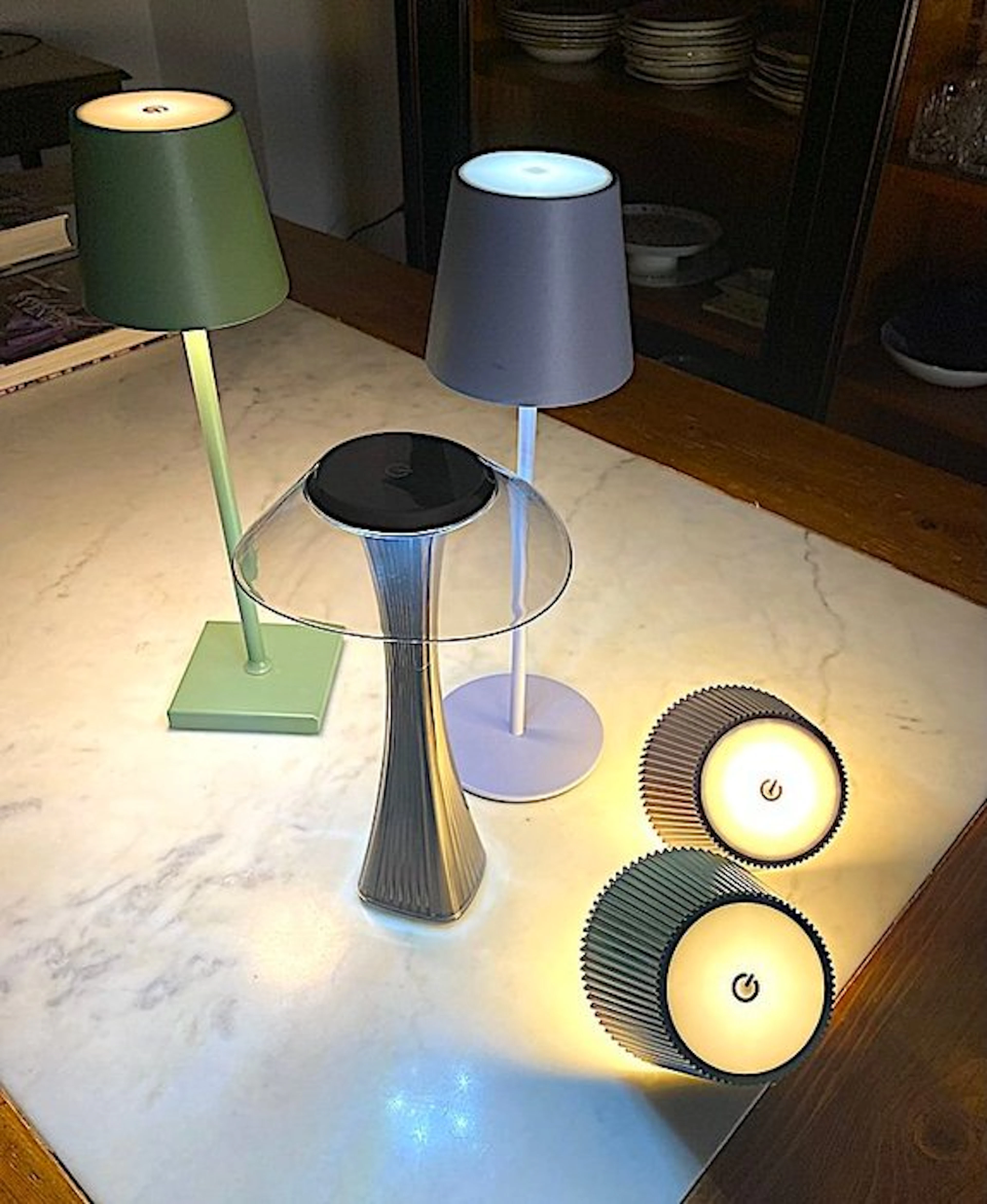 Table lamp (5) - Plastic, Metal - a rechargeable LED